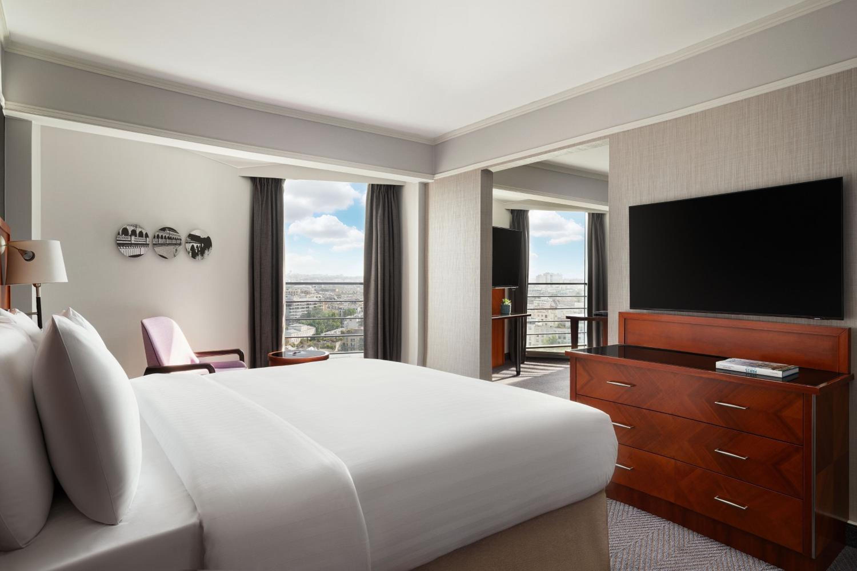 Junior King Suite
