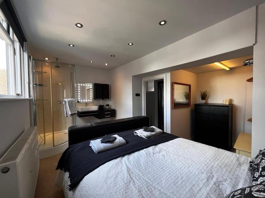 Three-Bedroom House photo 1
