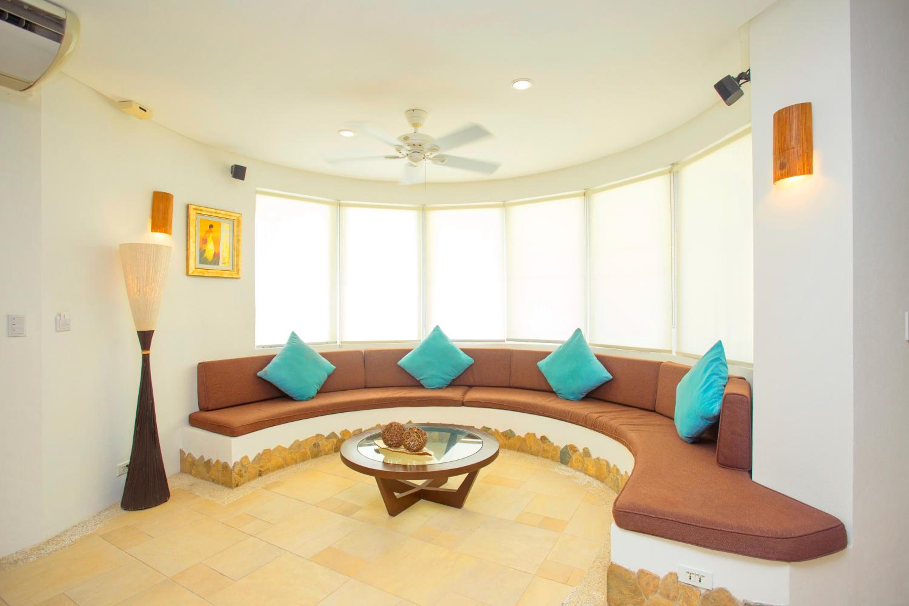 1 Bedroom Premier Suite with Jacuzzi - Photo 6