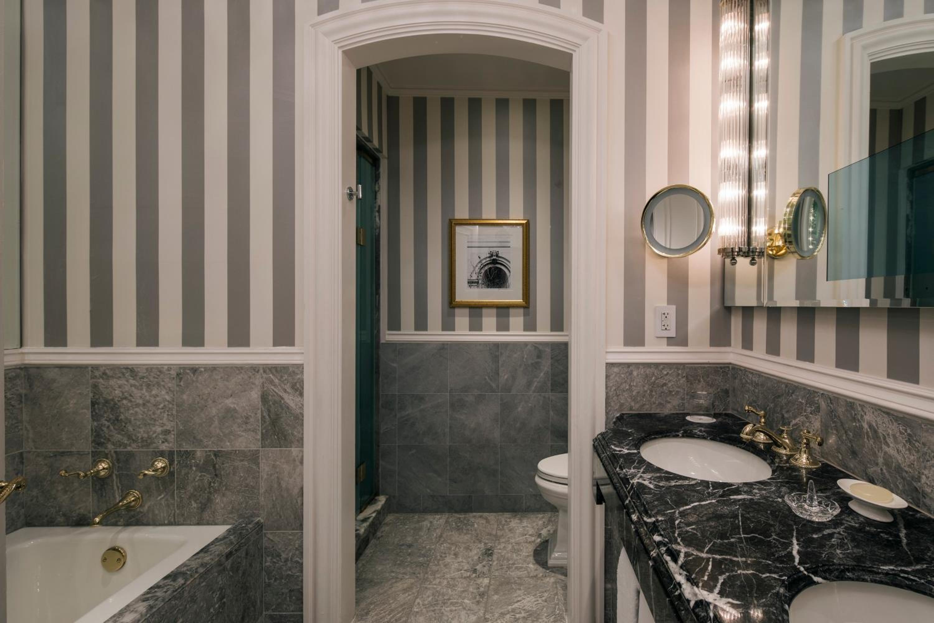 One-Bedroom Astor Suite - Butler Service