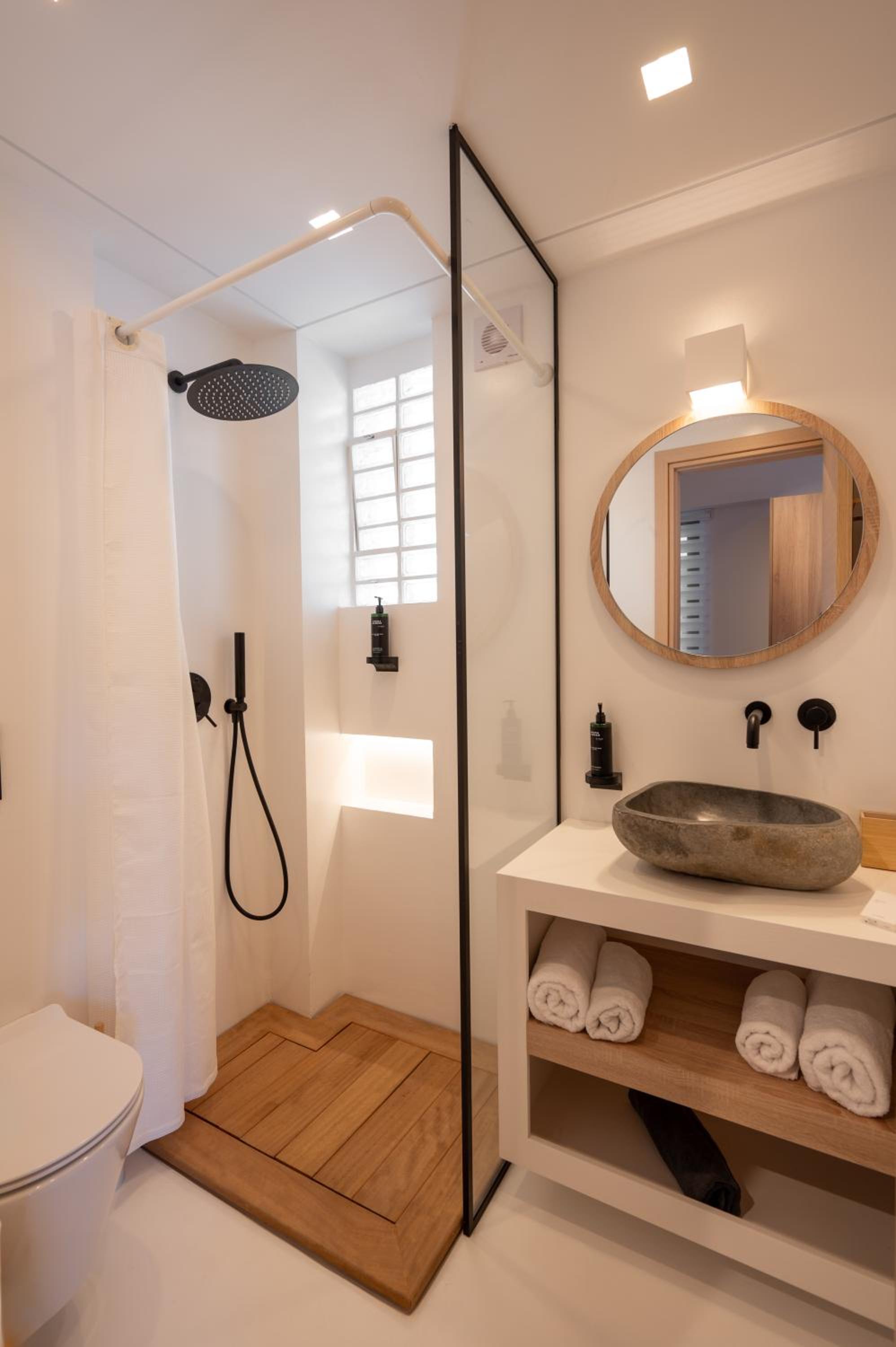 Deluxe Double or Twin Room with Sea View photo 3