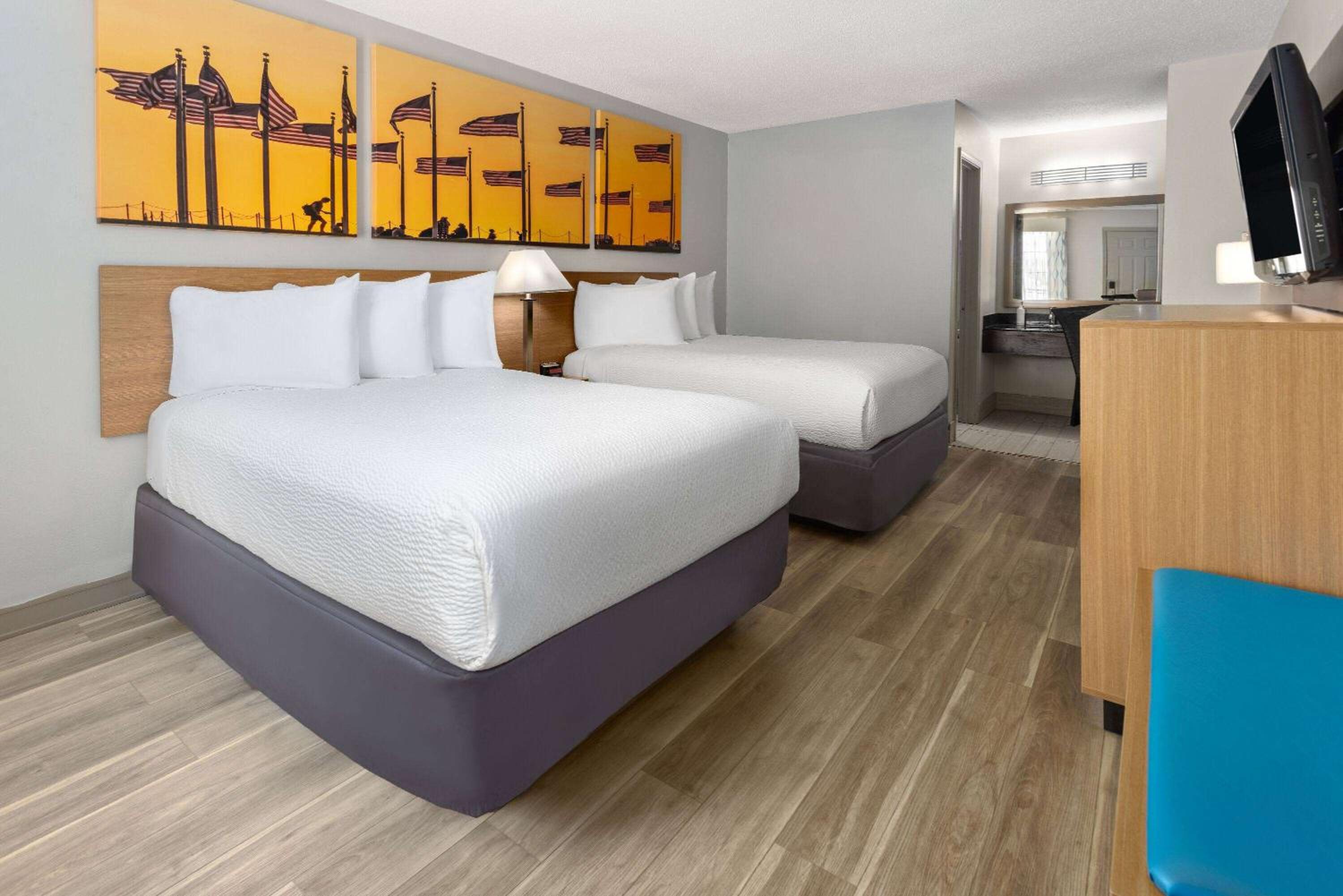 Double Room with Two Double Beds - Non-Smoking - Photo 1