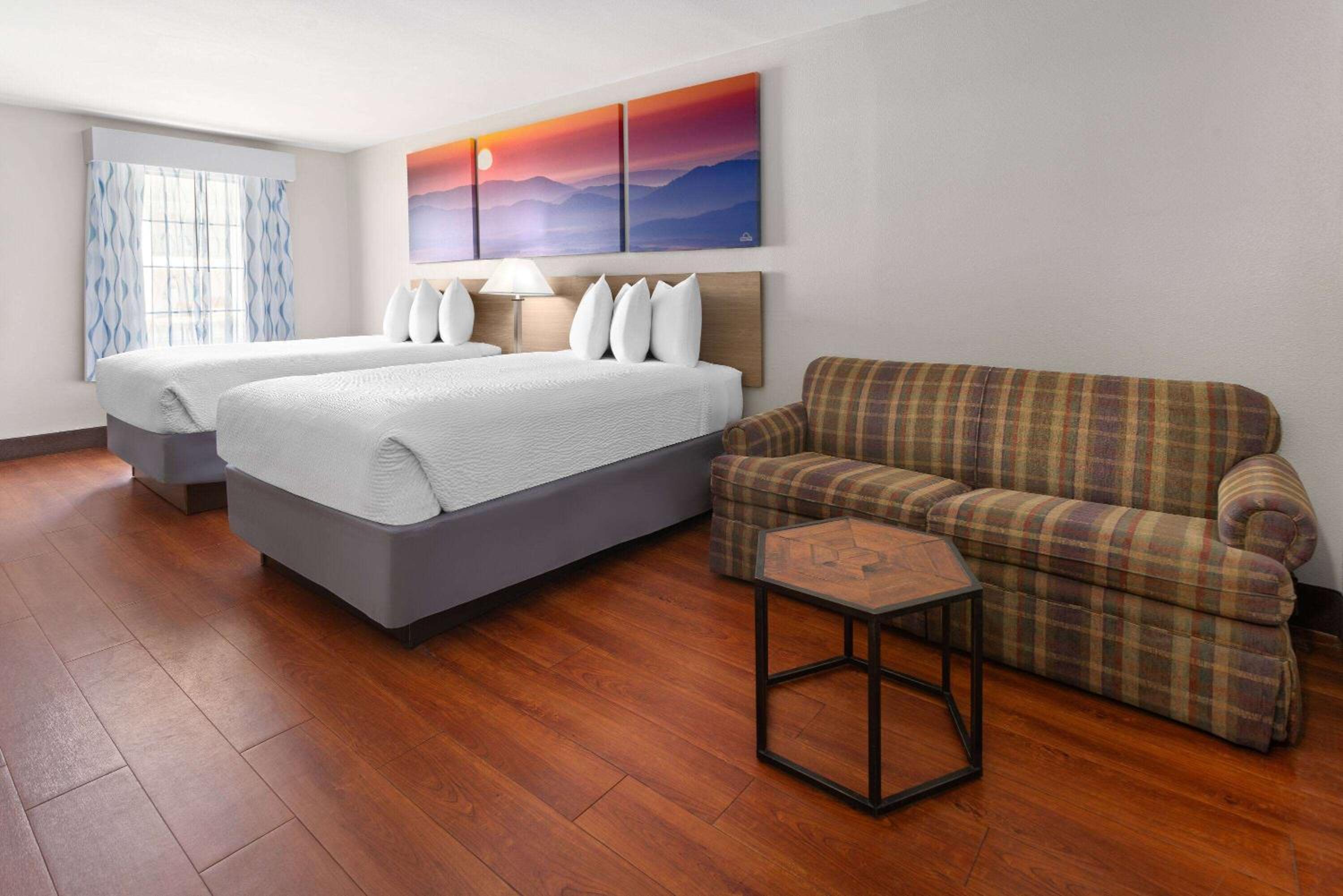 Deluxe Double Room with Two Double Beds - Non-Smoking - Photo 1