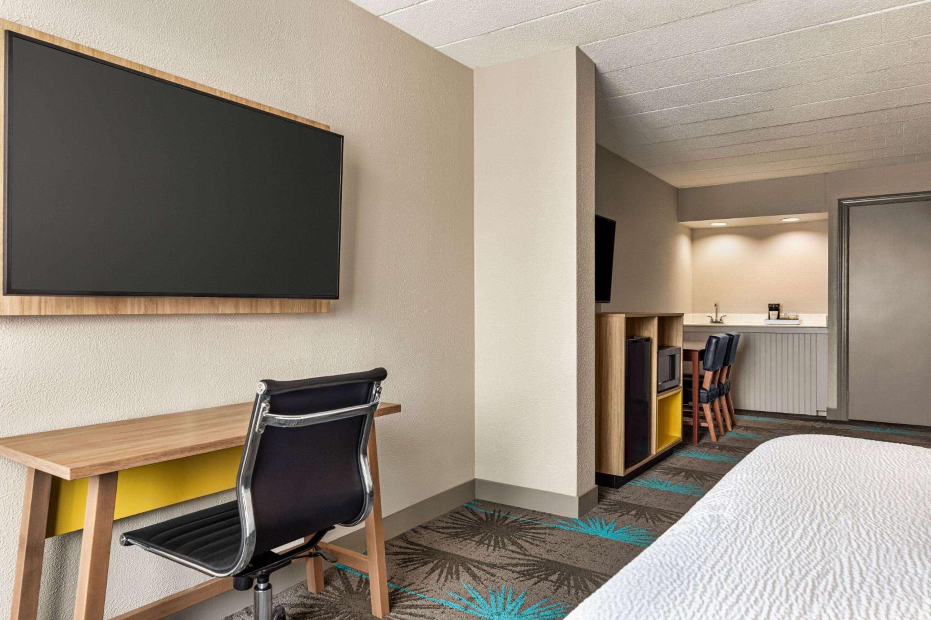 Business King Room - Non Smoking - Photo 2