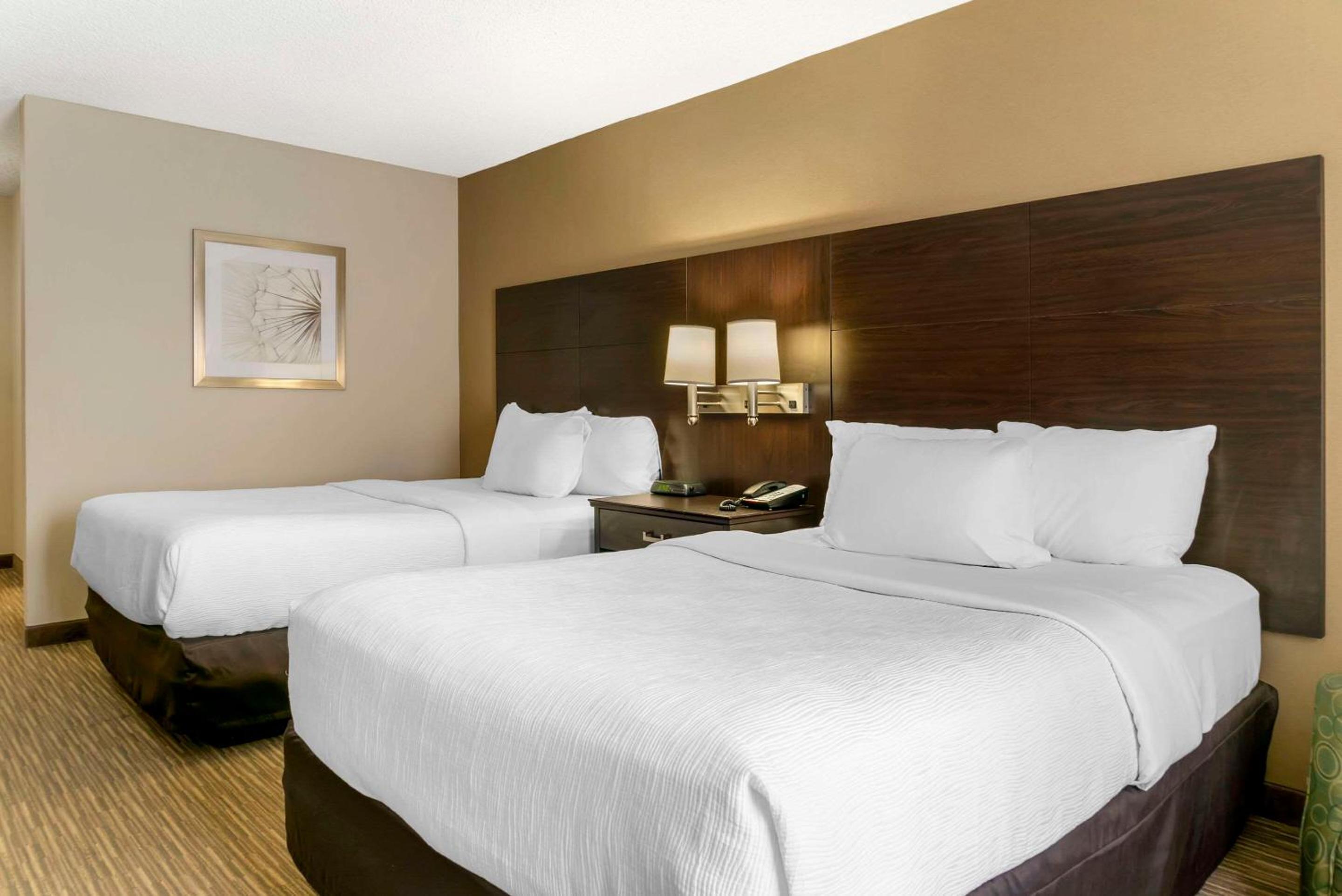 Double Room with Two Double Beds - Non-Smoking - Photo 2