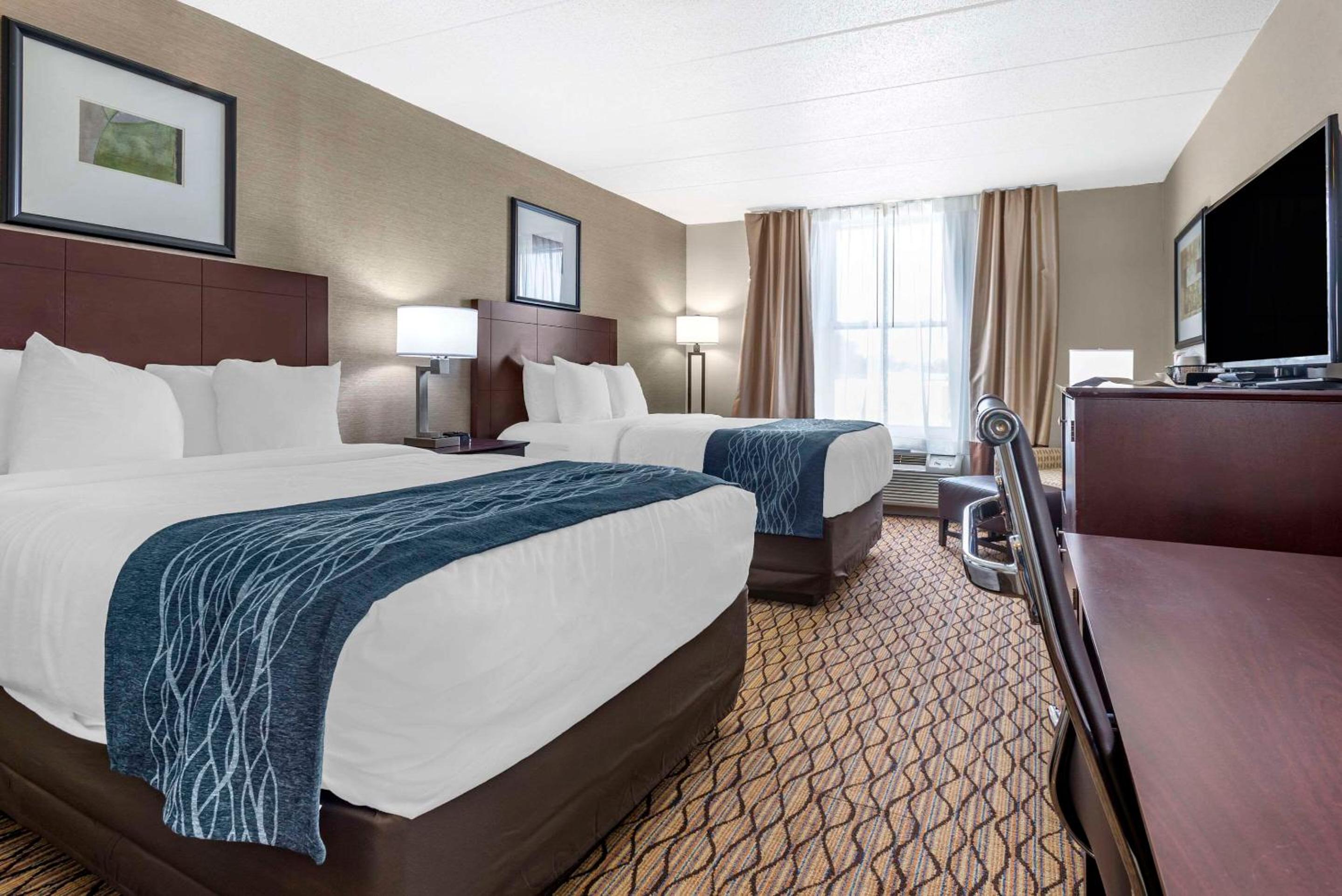 Double Room with Two Double Beds - Non-Smoking - Photo 1