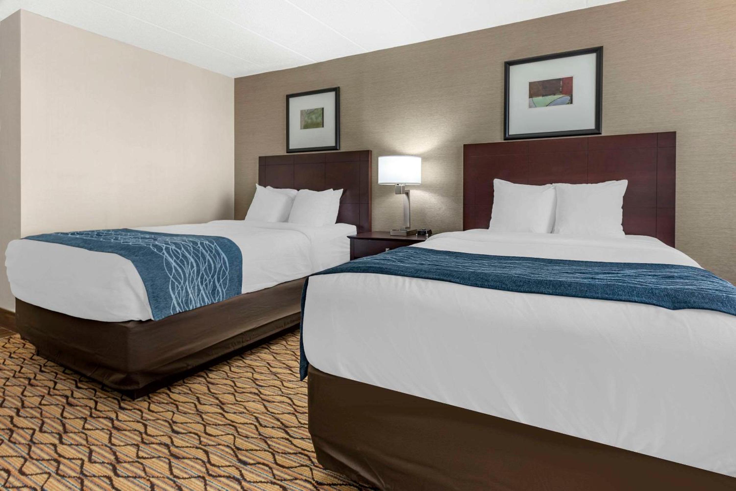 Double Room with Two Double Beds - Non-Smoking - Photo 2