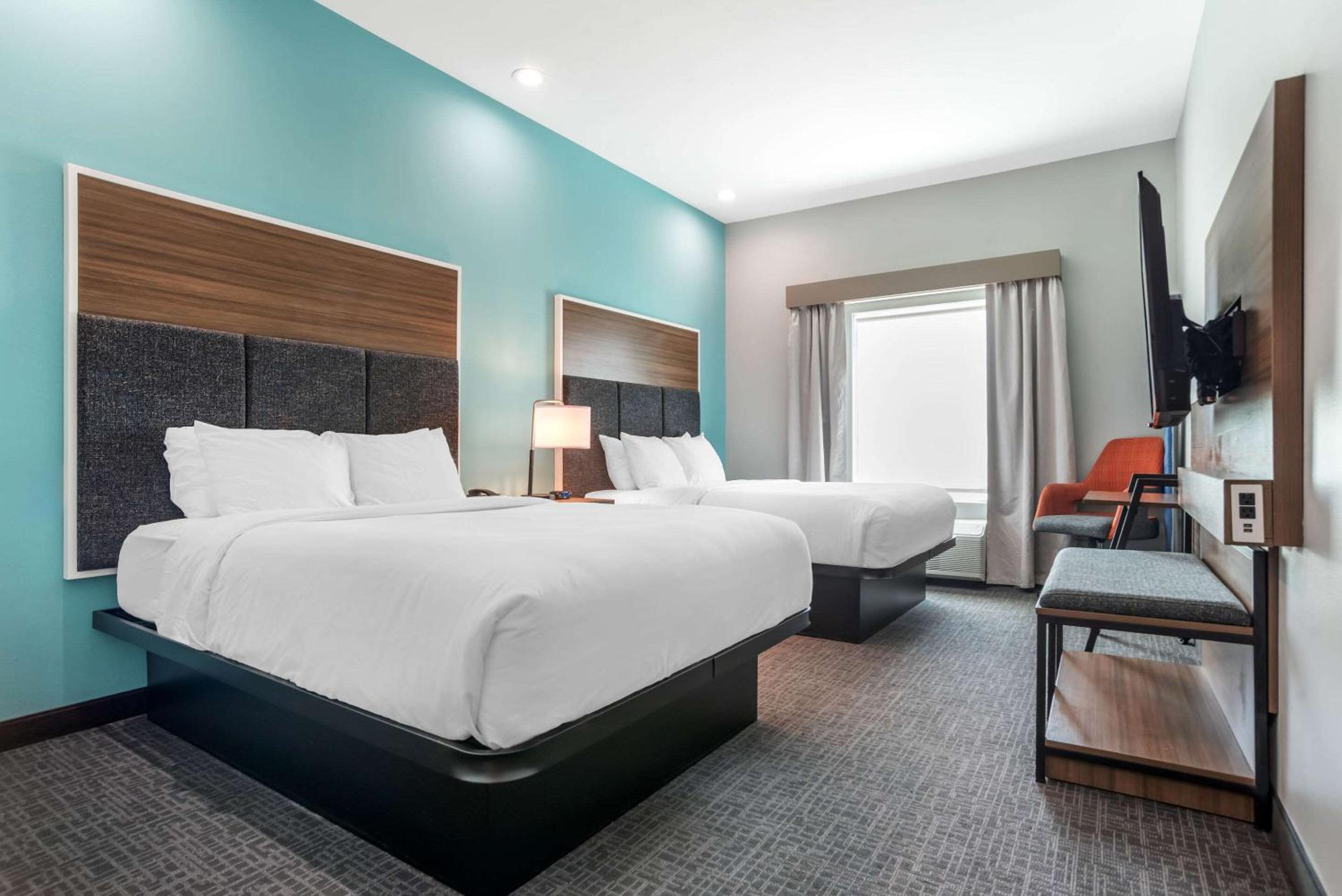 Standard Queen Room with Two Queen Beds - Non Smoking  - Photo 1