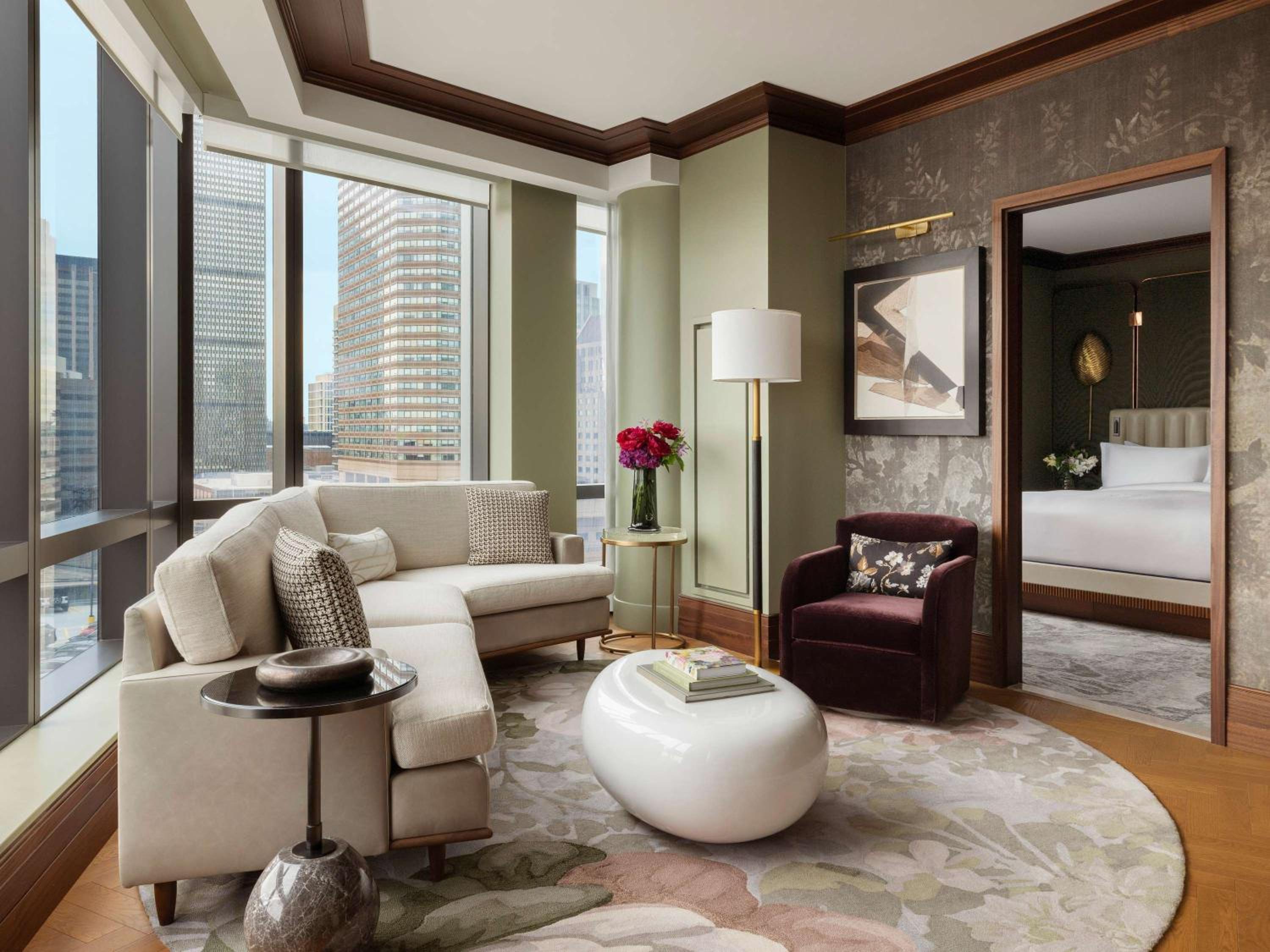 Emerald One Bedroom King Suite with Butler Service and Wet Bar
