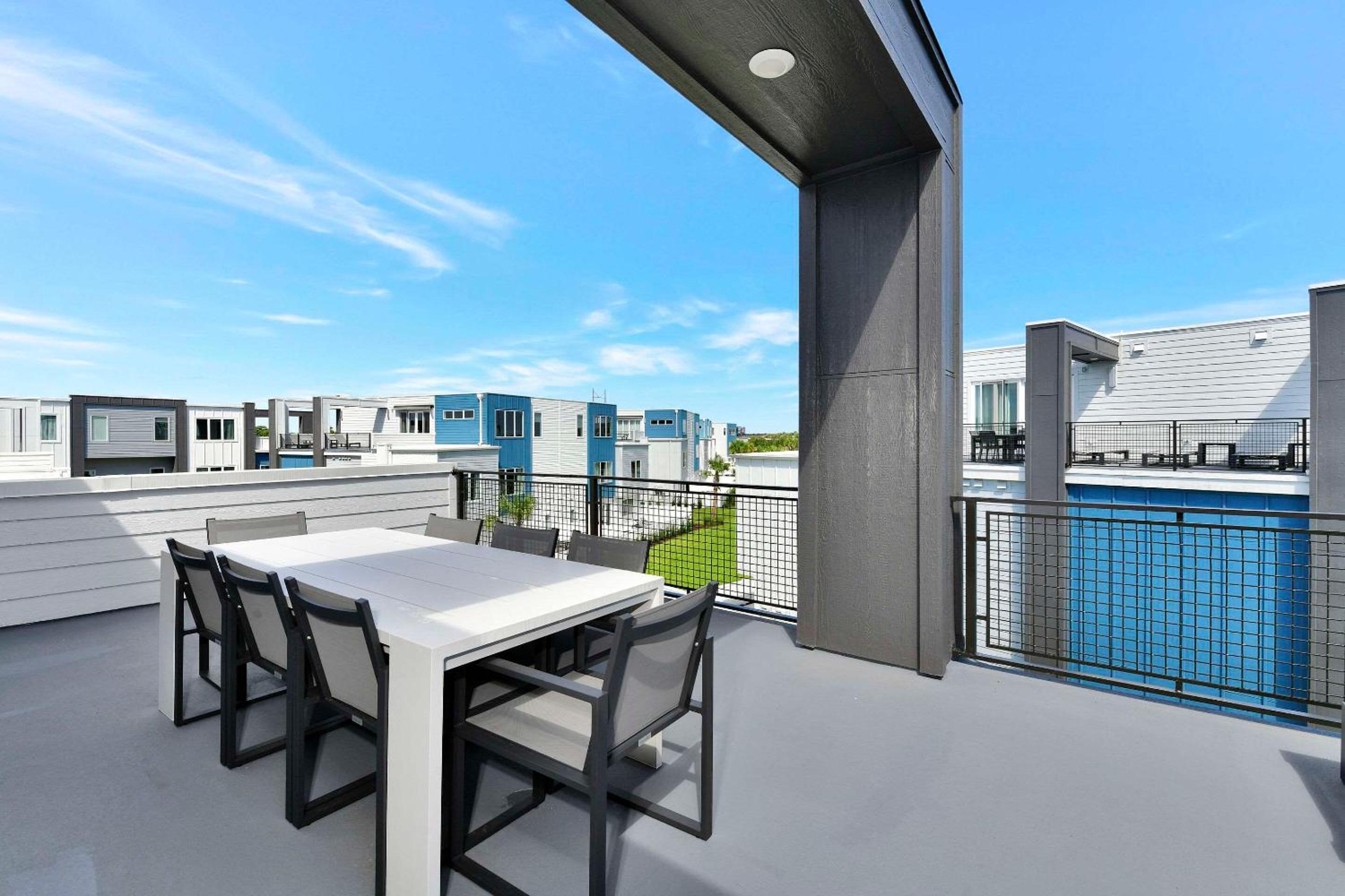 4 Bedroom Luxury Two Story Condo w/Balcony - Photo 8