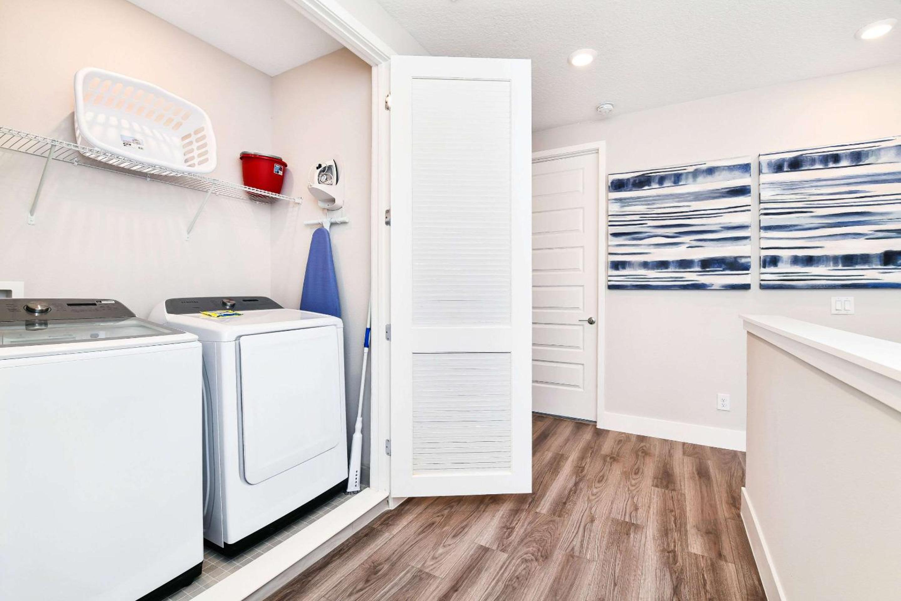 3 Bedroom Luxury Townhome w/Patio - Photo 6