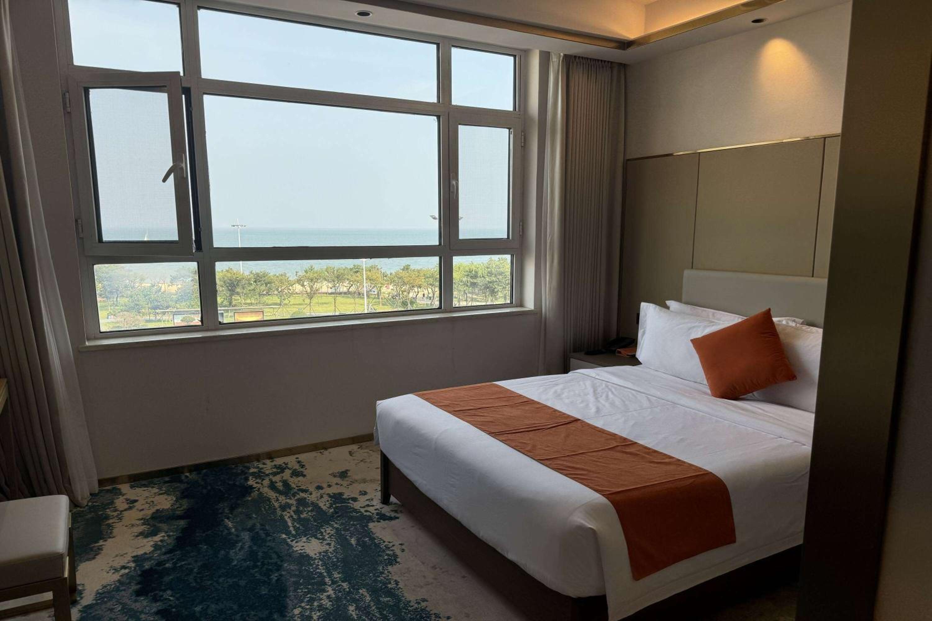 Elegant King Room With Sea View photo 1