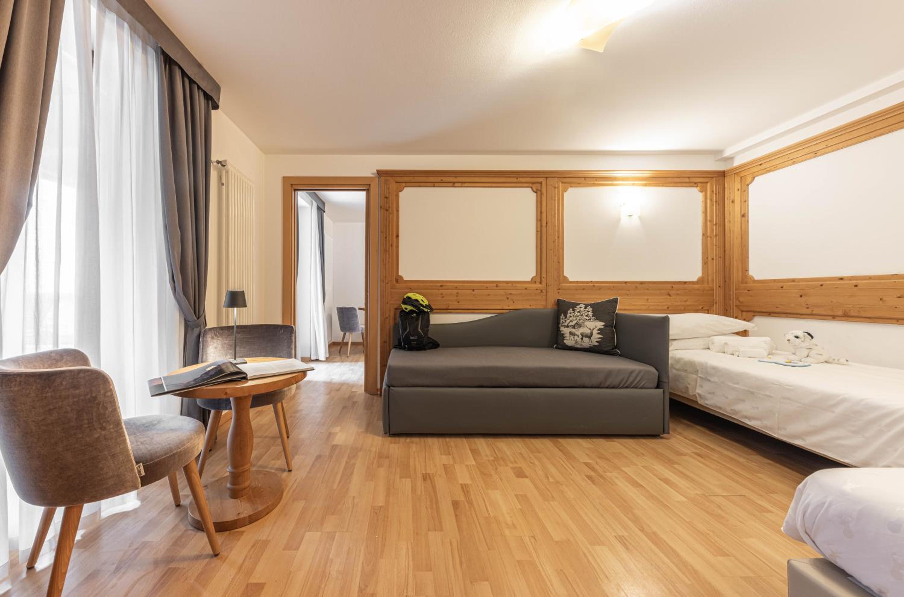 Family Room with Terrace photo 3