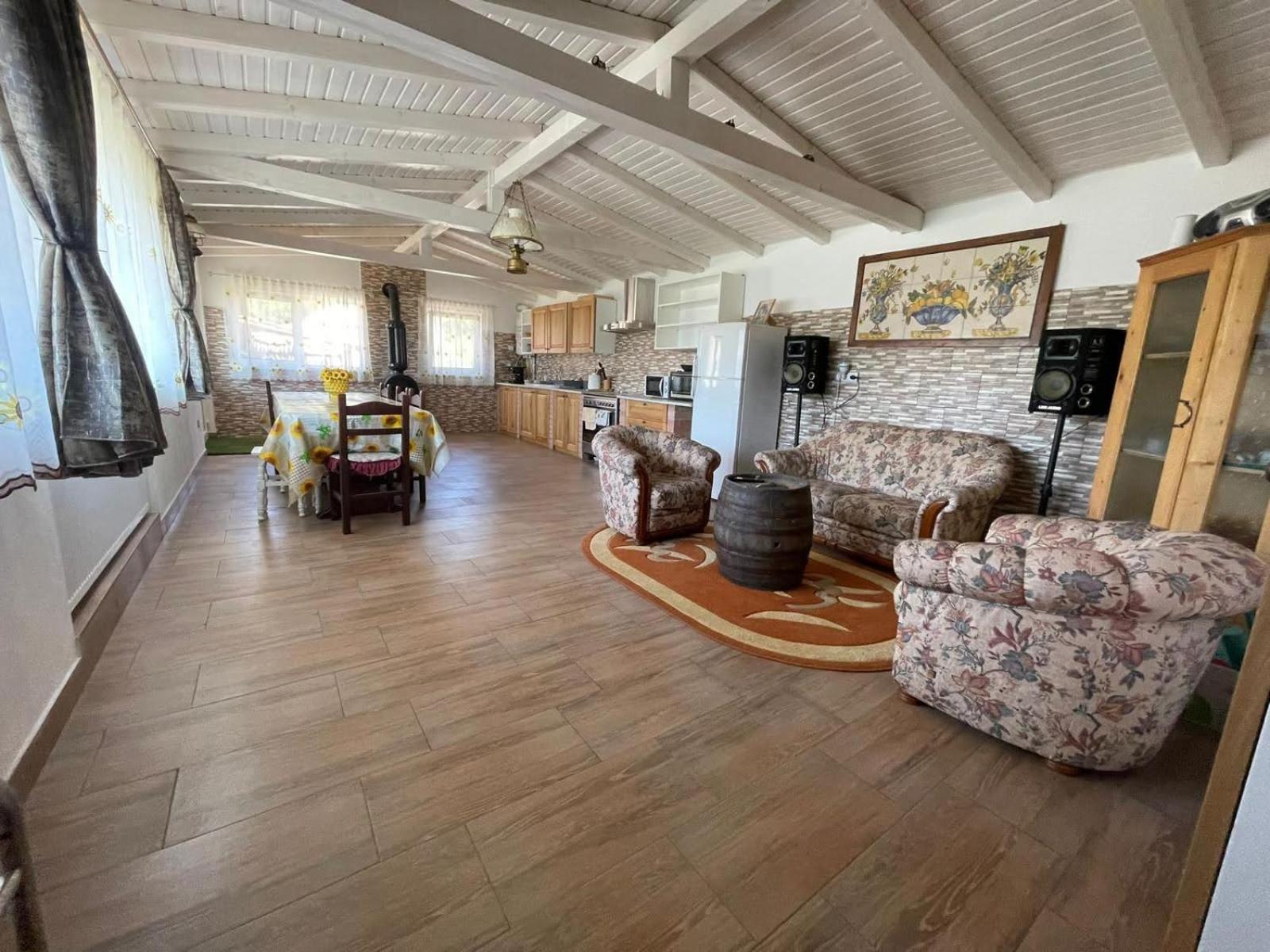 Three-Bedroom Vacation Home  photo 2