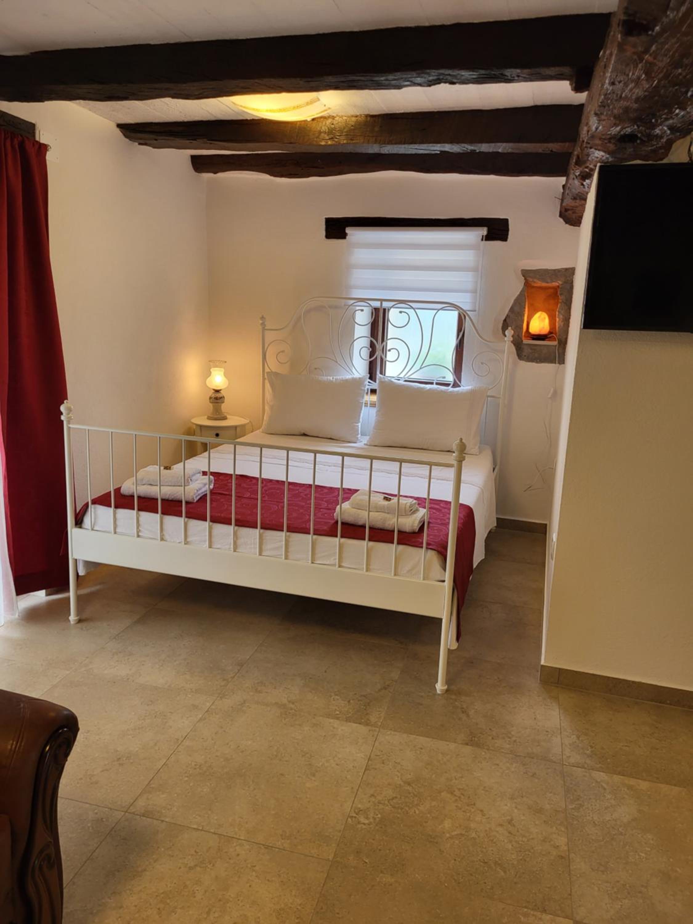 Deluxe Double Room (2 Adults + 1 Child) photo 1