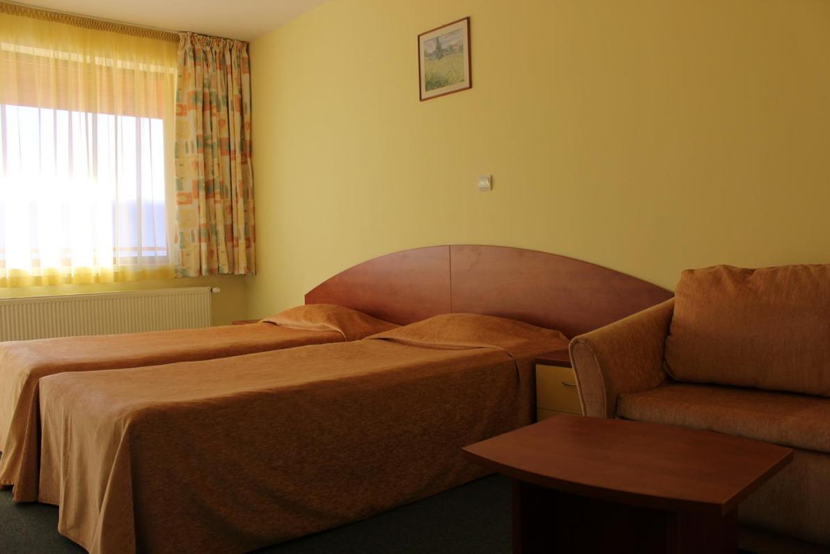 Standard Twin Room with Balcony photo 2