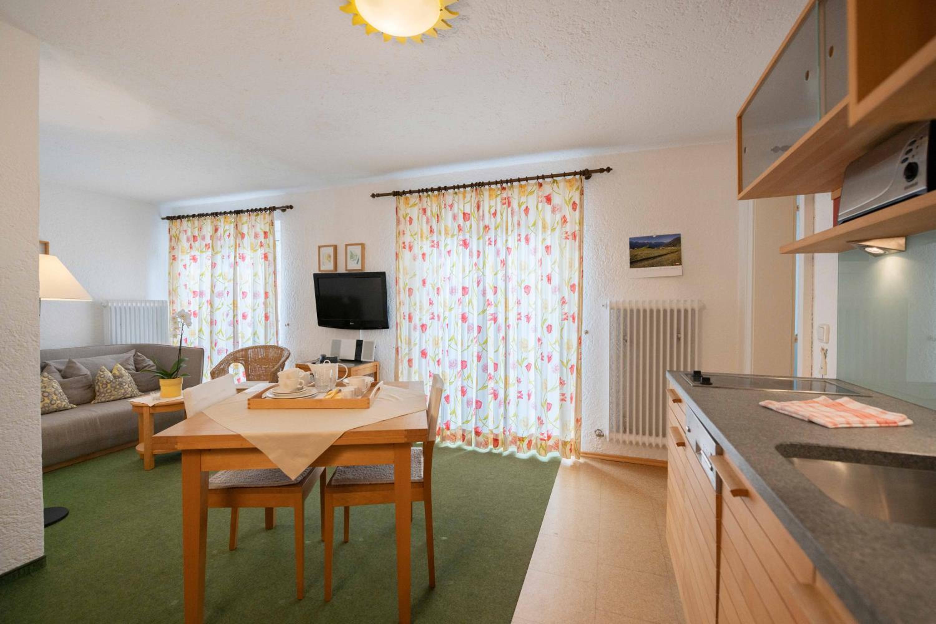 Suite with Mountain View - Photo 4