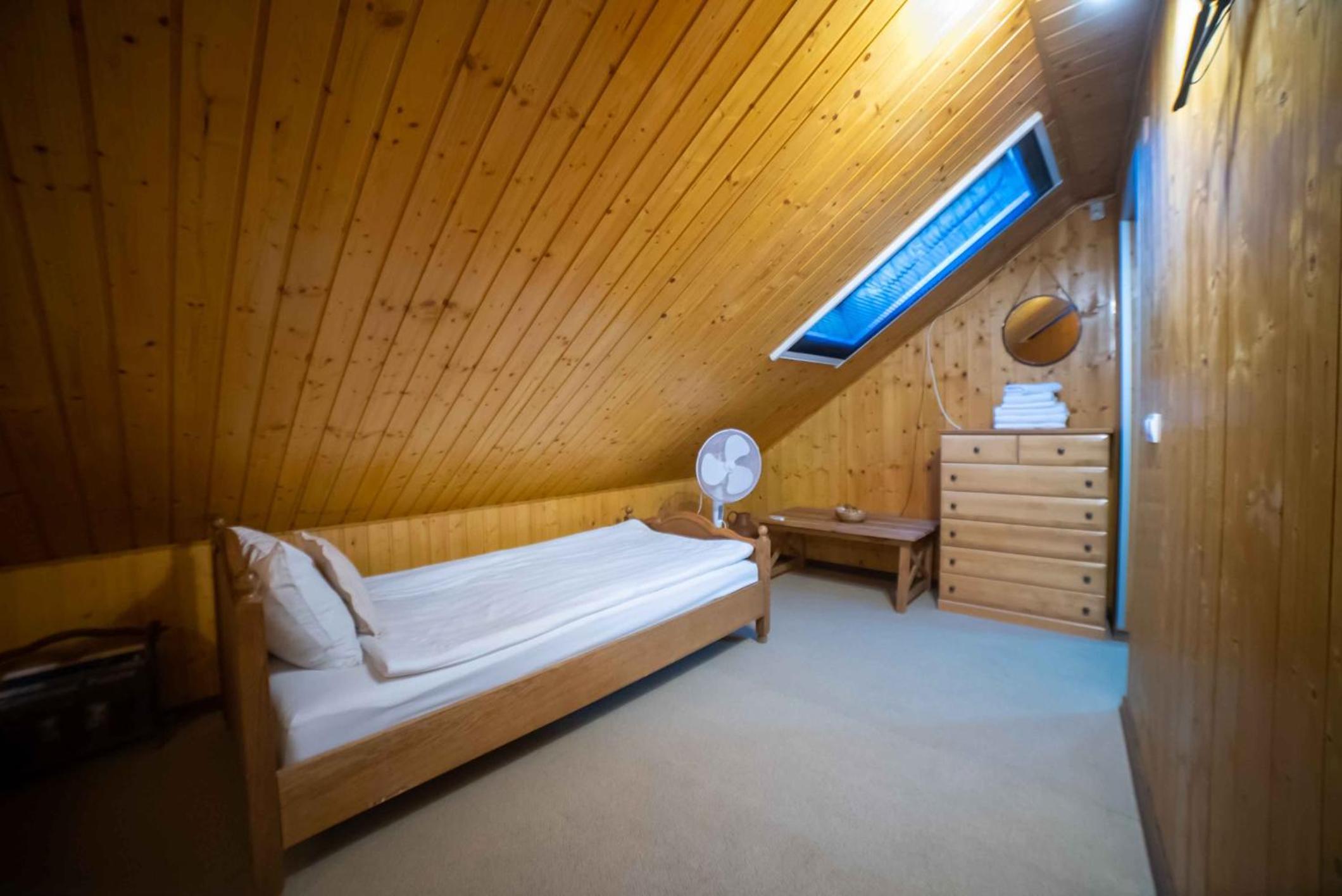 One-Bedroom House photo 1
