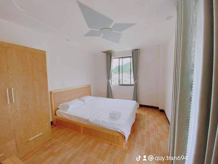One-Bedroom Apartment With Balcony