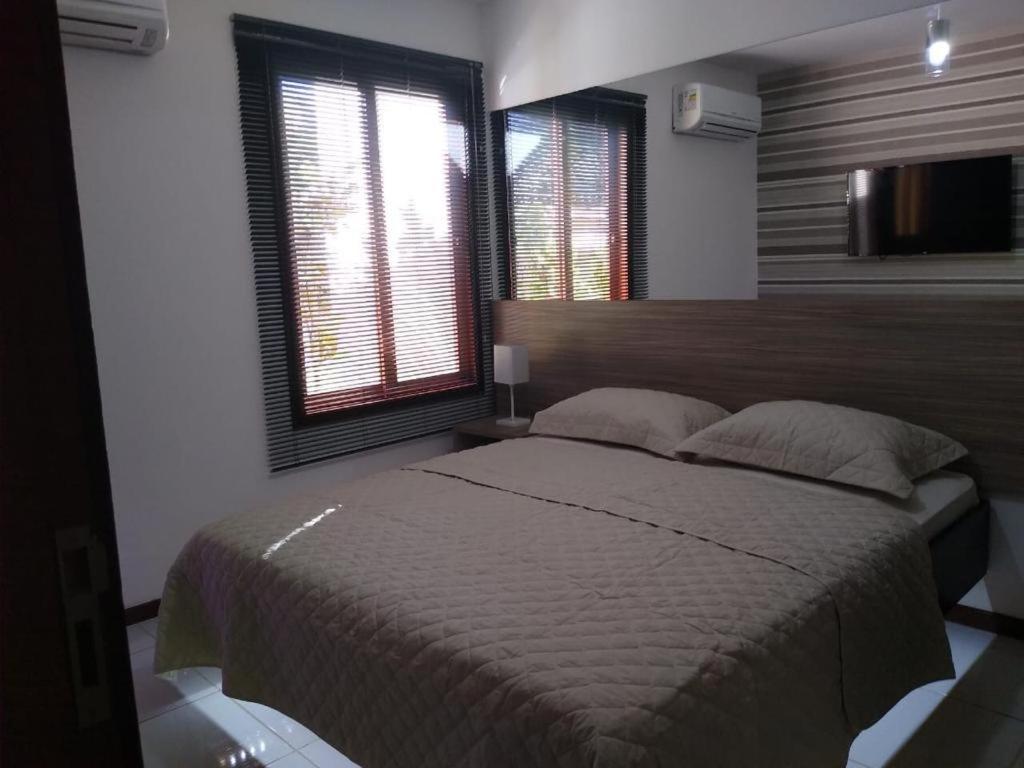 Two-Bedroom Apartment with Pool View photo 2