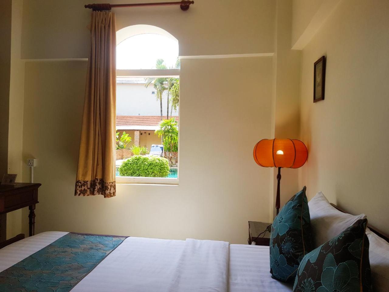 Double Room with Pool View photo 3