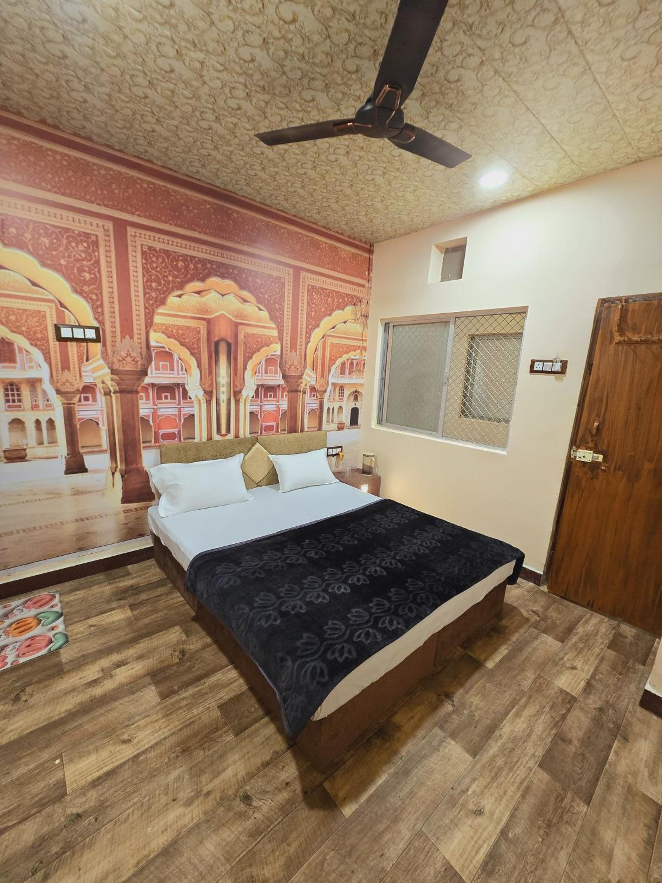 Double Room with Private Bathroom photo 3