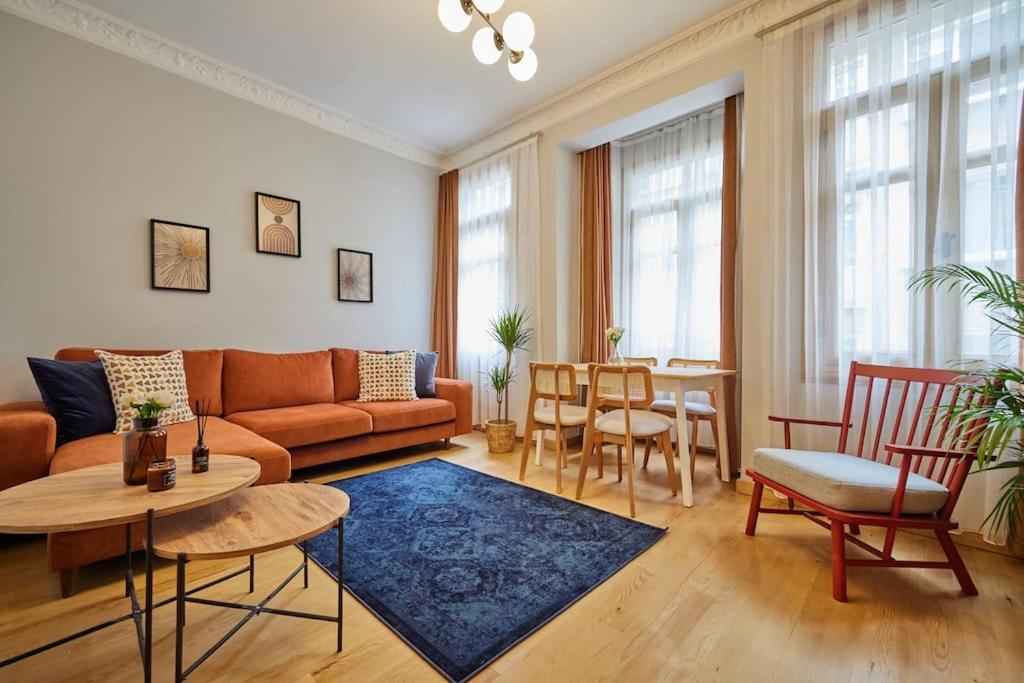 Two-Bedroom Apartment With Balcony photo 1