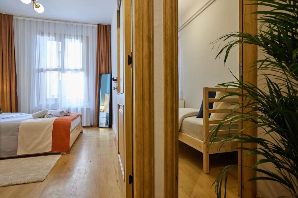 Two-Bedroom Apartment With Balcony photo 2