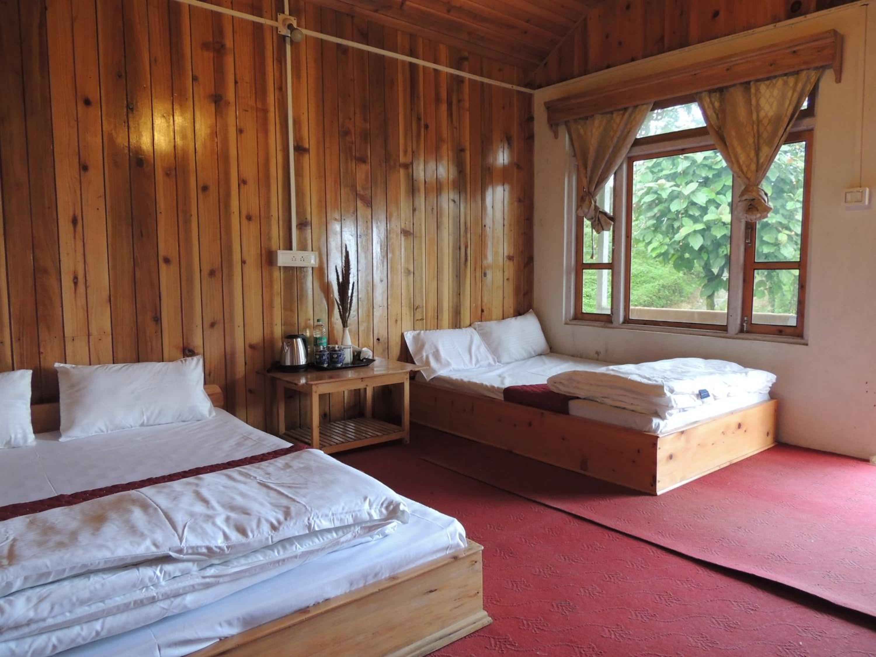 Deluxe Queen Room with Two Queen Beds photo 1