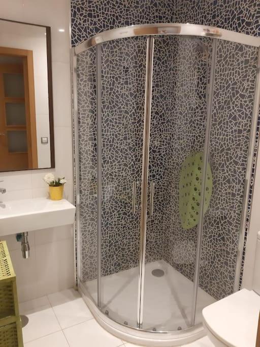 Single Room with Private Bathroom photo 2