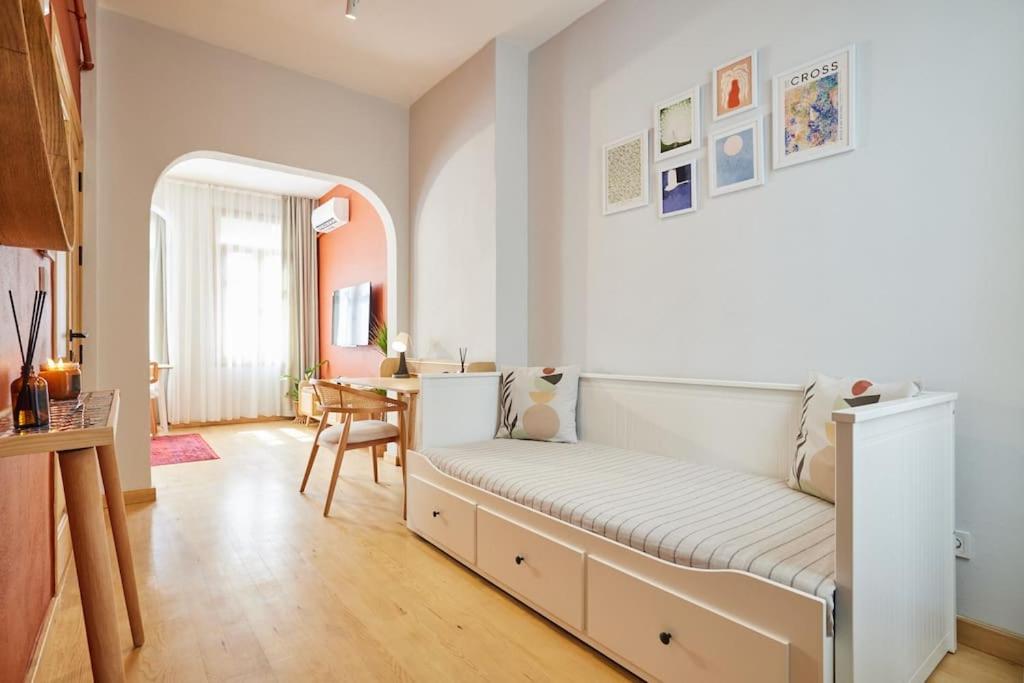 Two-Bedroom Apartment With Balcony photo 2