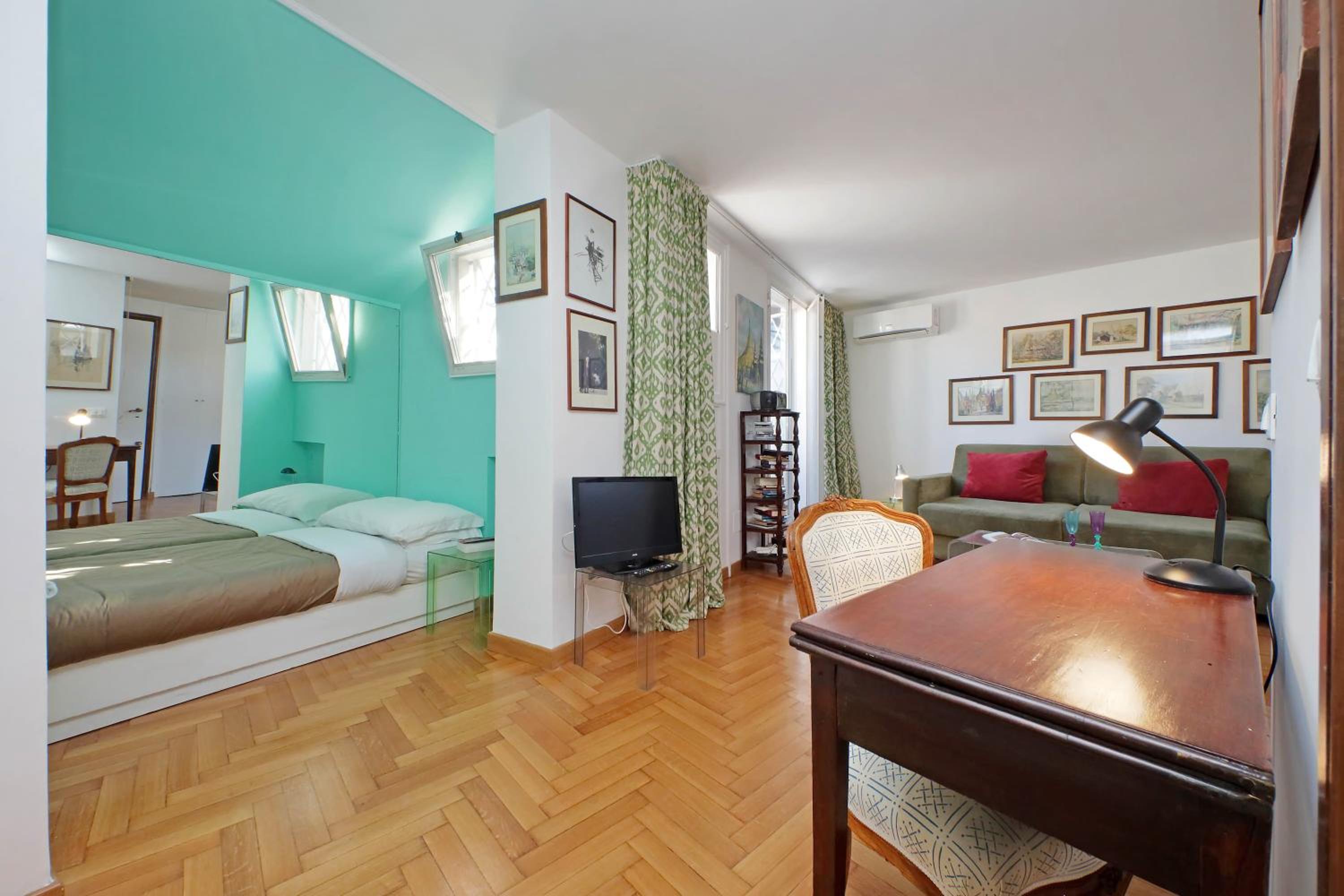 One-Bedroom Apartment with Balcony