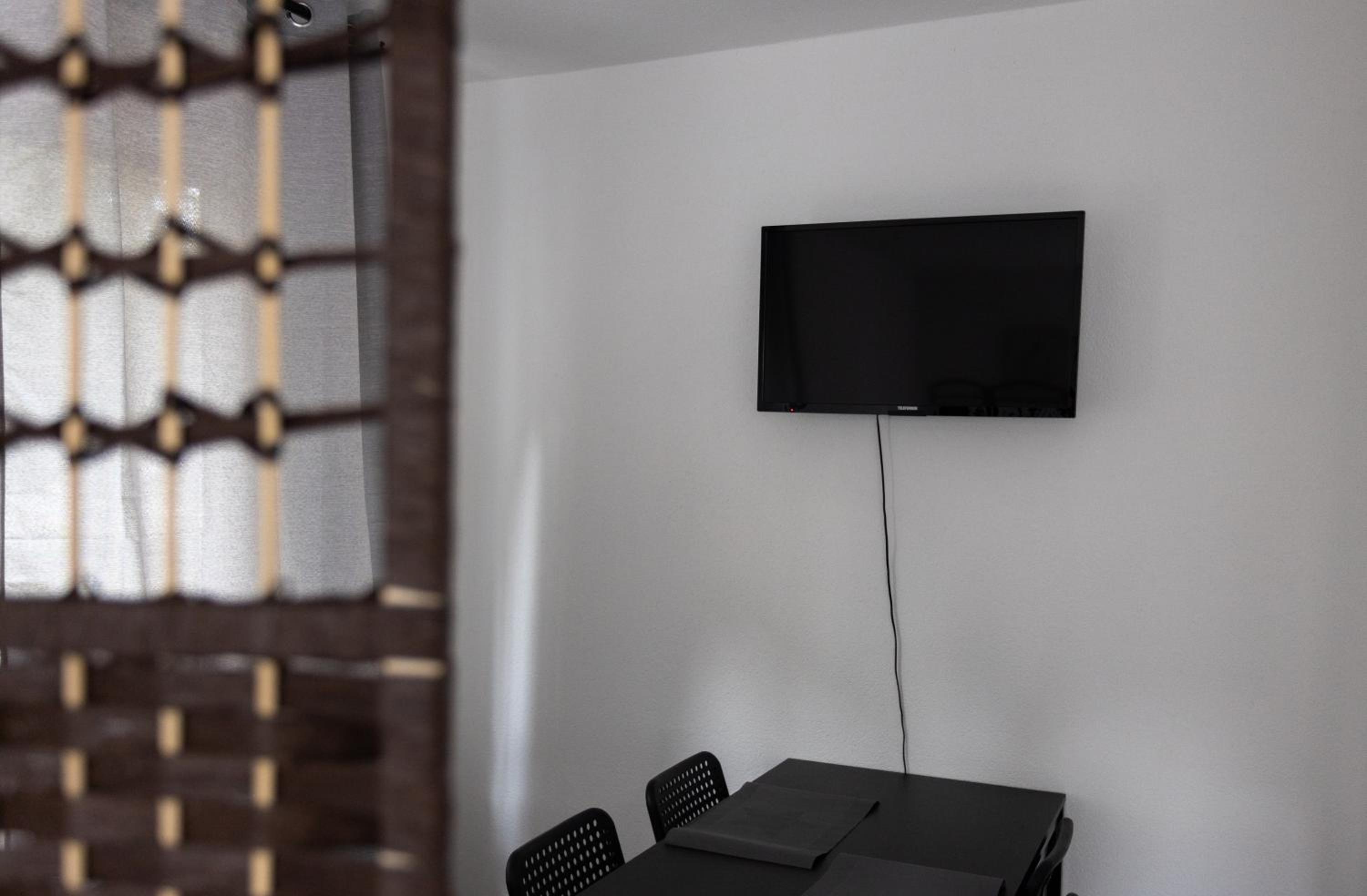 Three-Bedroom Apartment photo 3