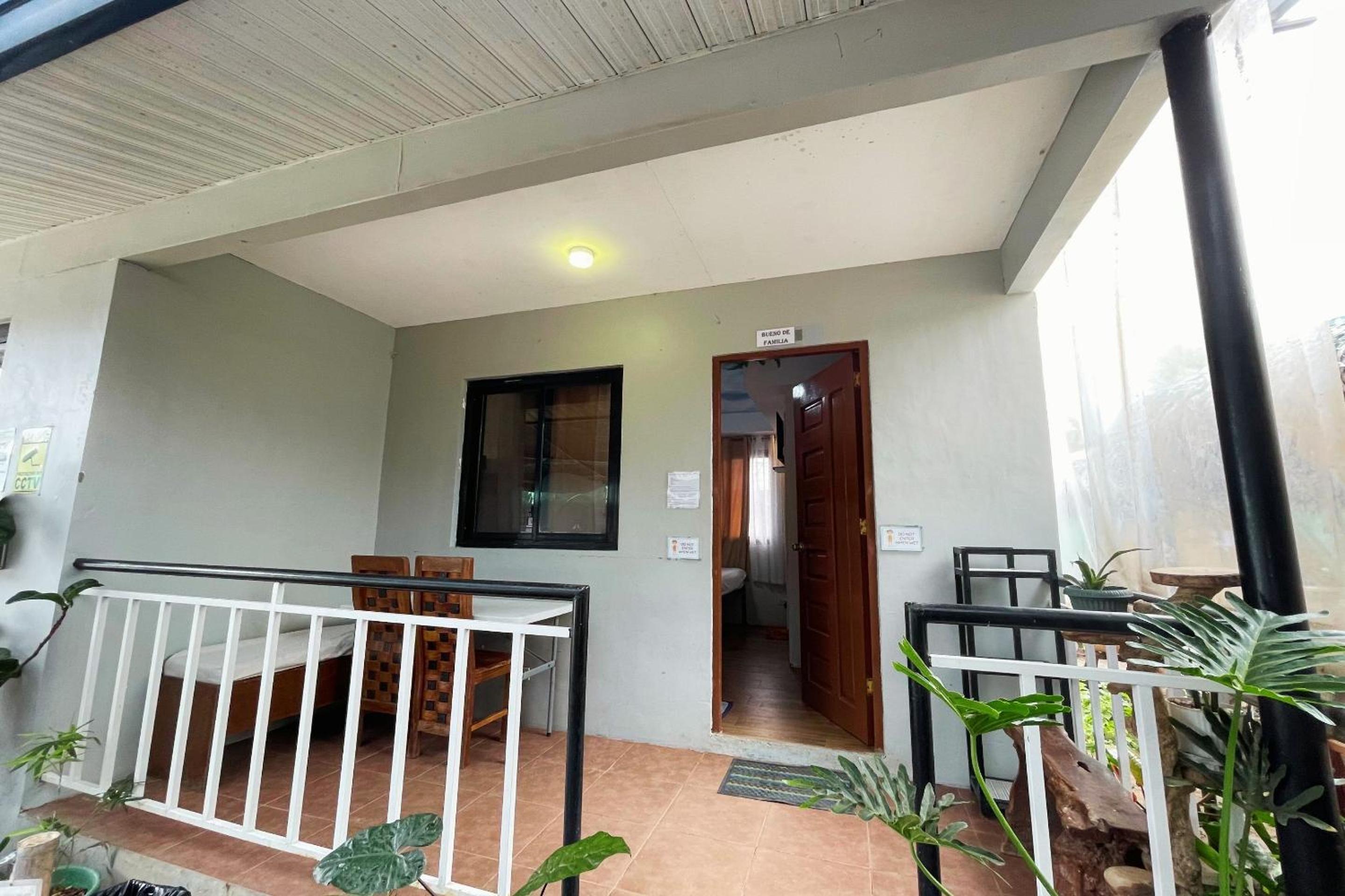Standard Family Room - Photo 8