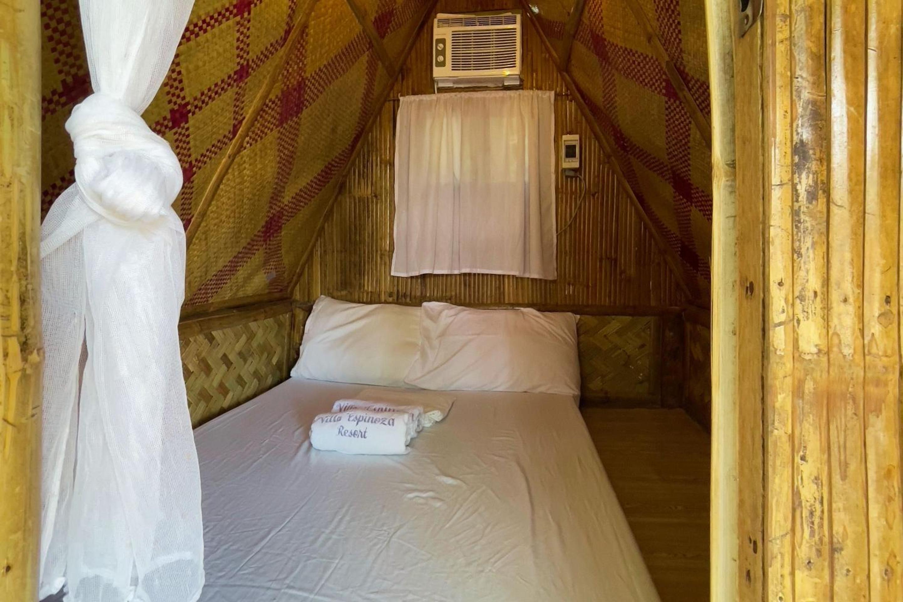 Double Room with Shared Bathroom photo 3