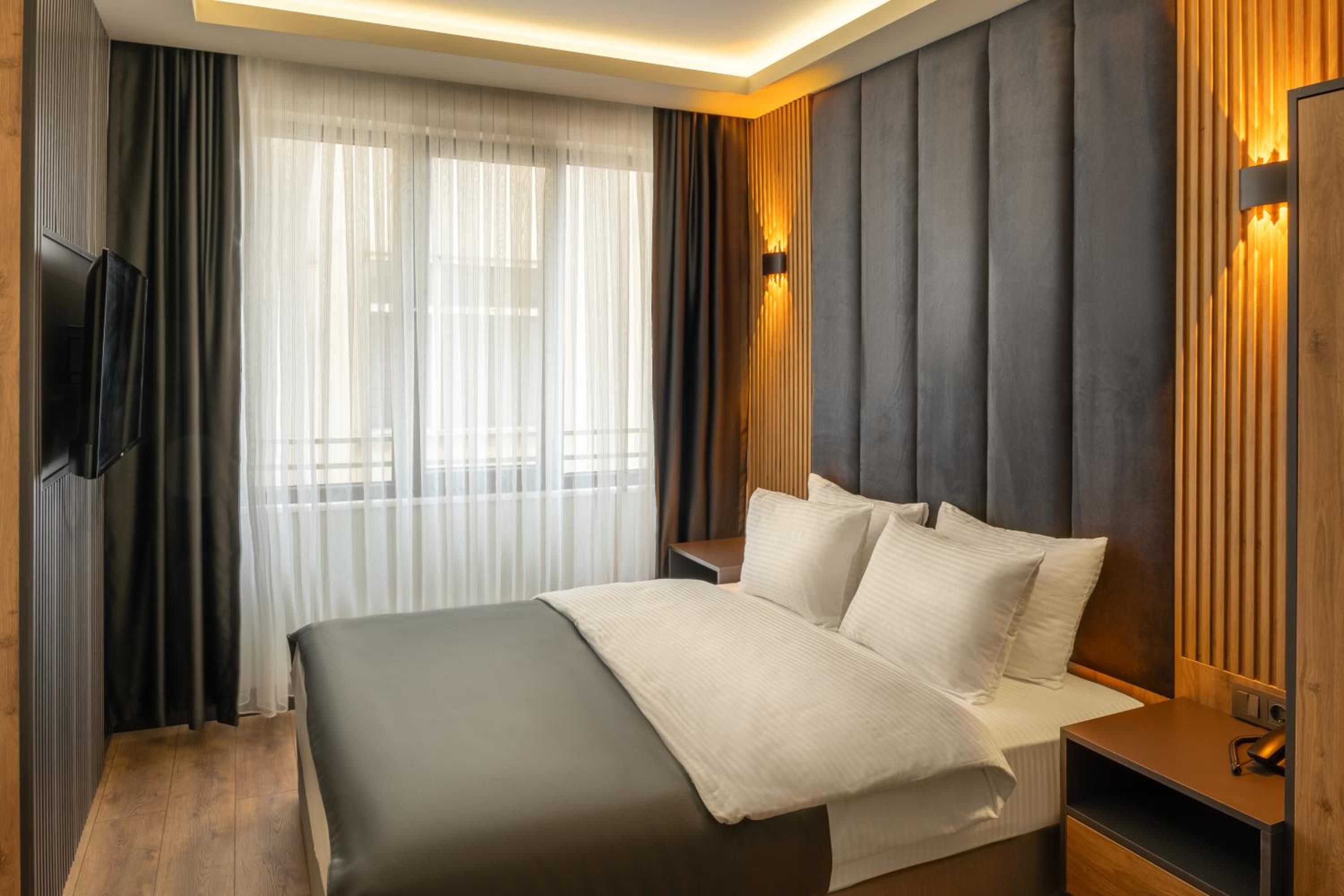 Standard King Room