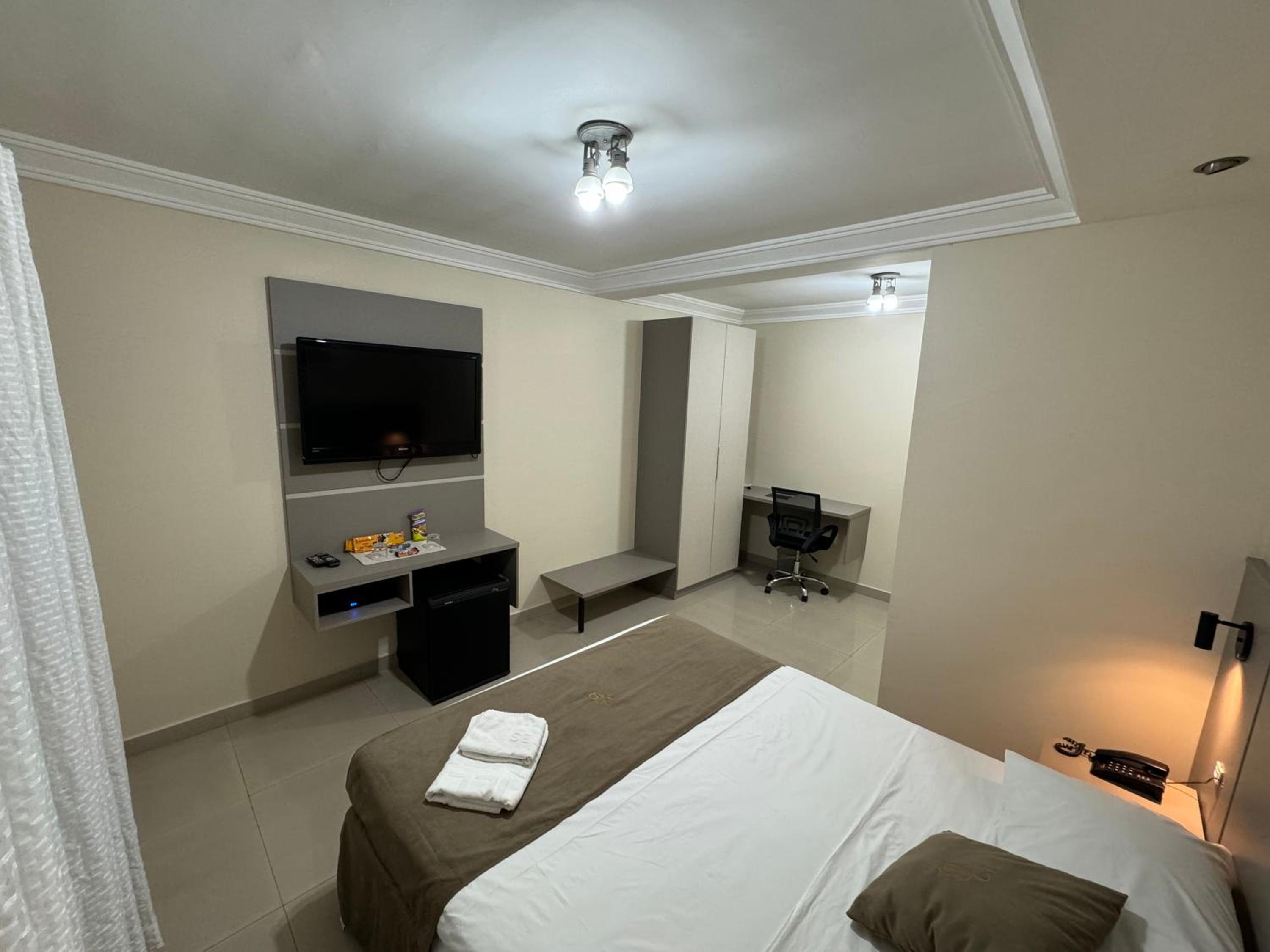 Deluxe Double Room with Bath photo 2