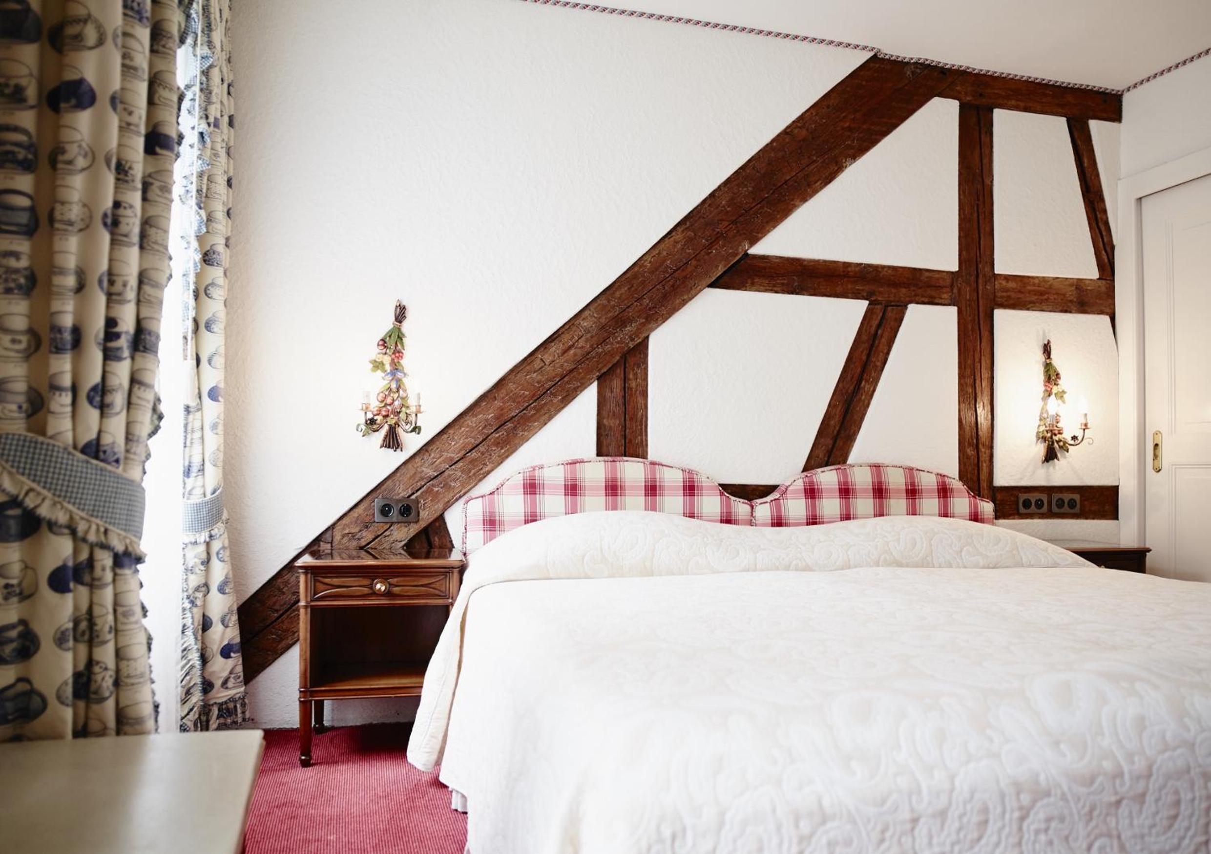 Classic Twin Room - Photo 2