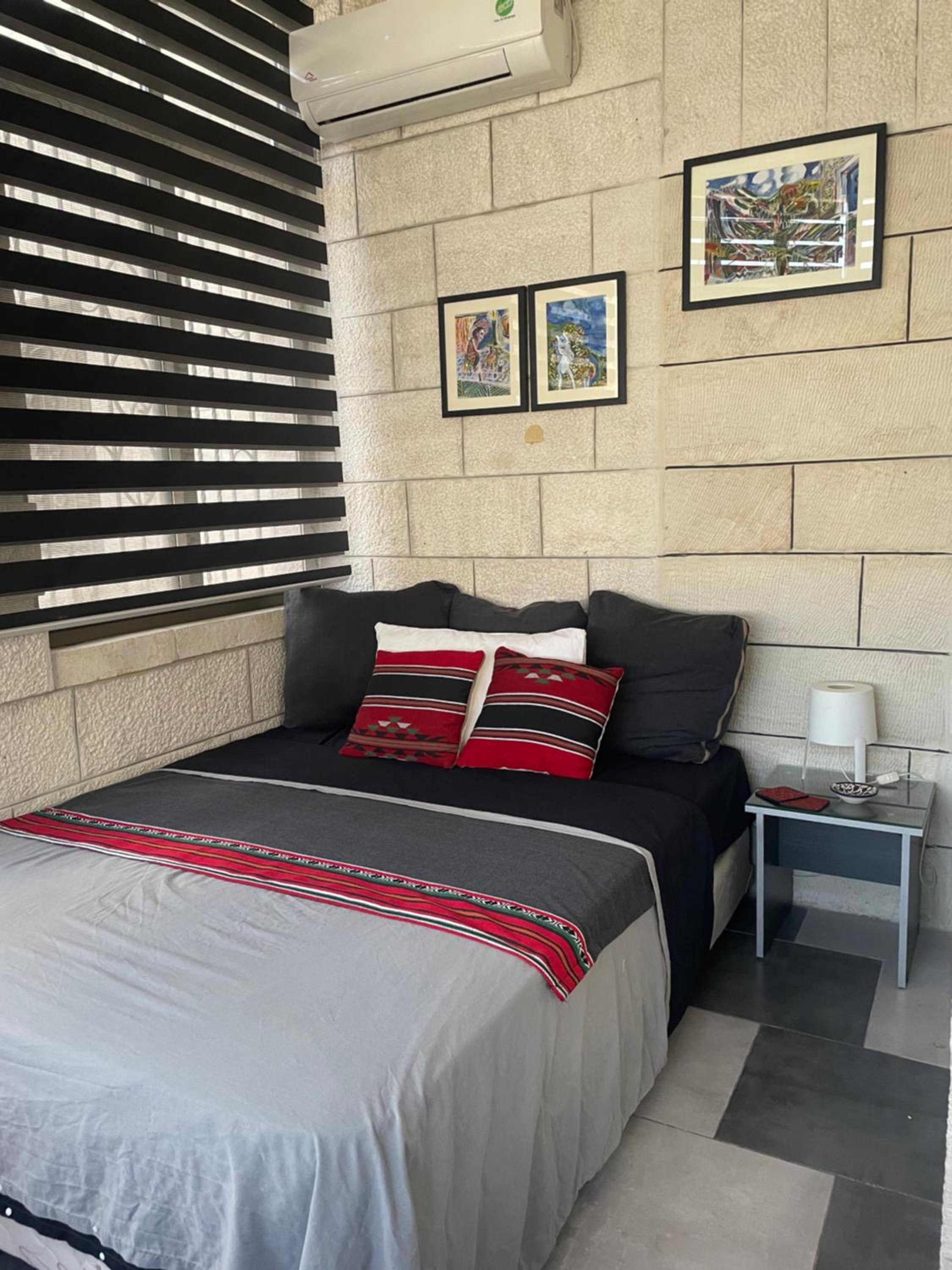 Single Room with Shared Bathroom