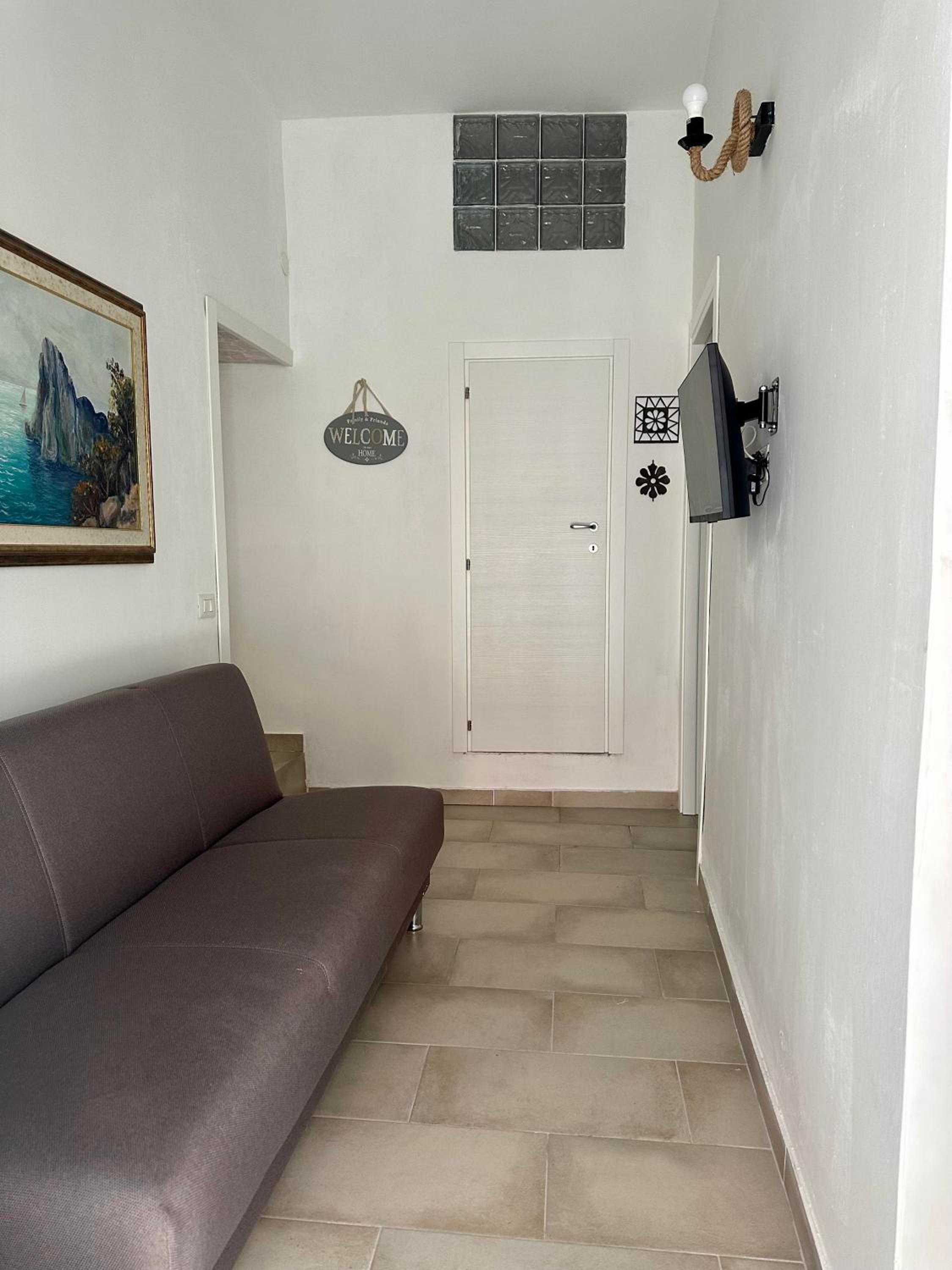 One-Bedroom House photo 3