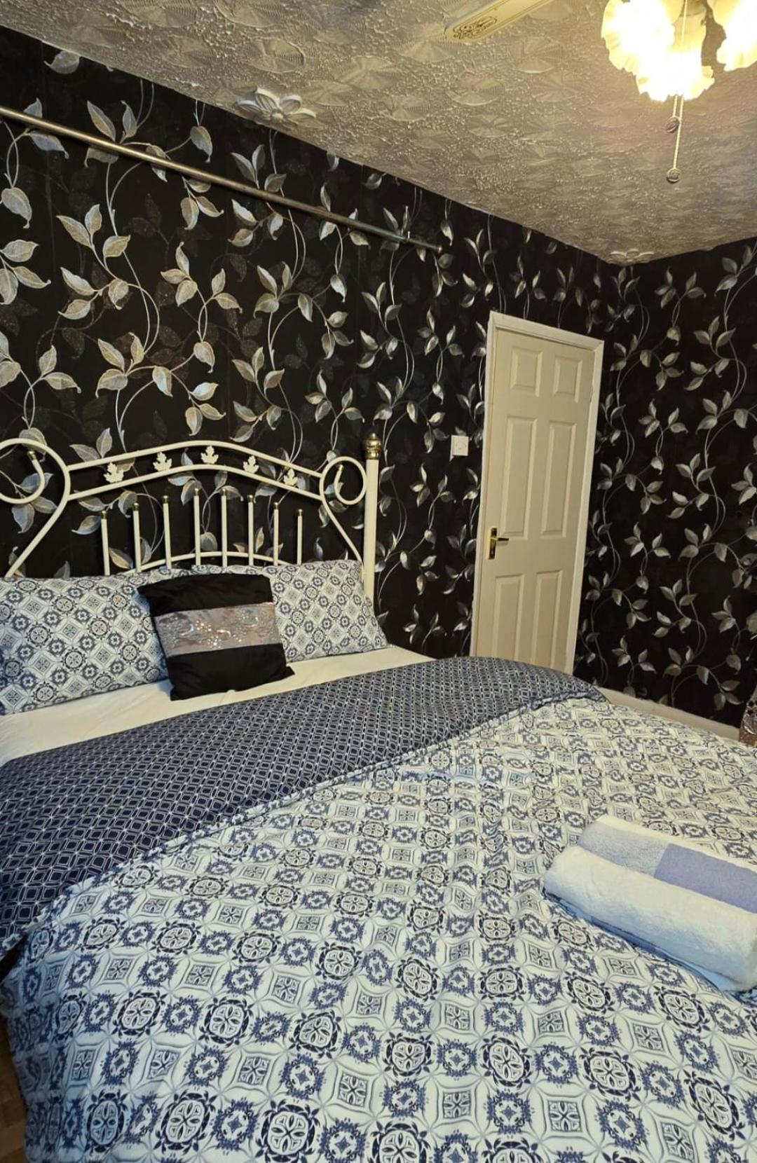 Standard King Room photo 2