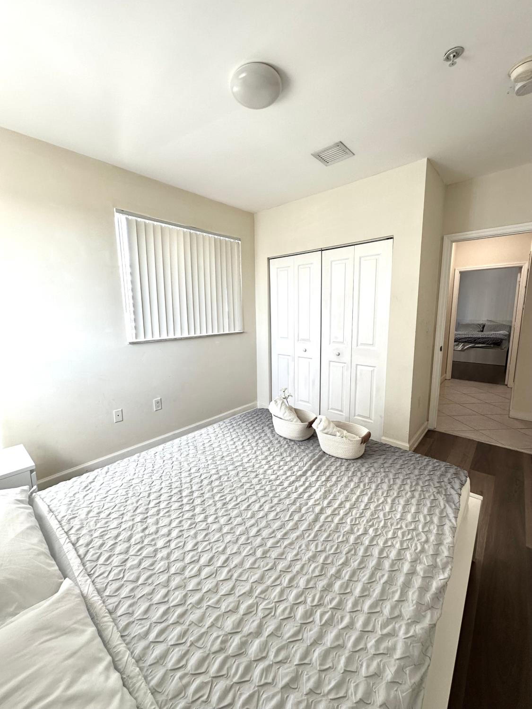 Queen Room photo 1