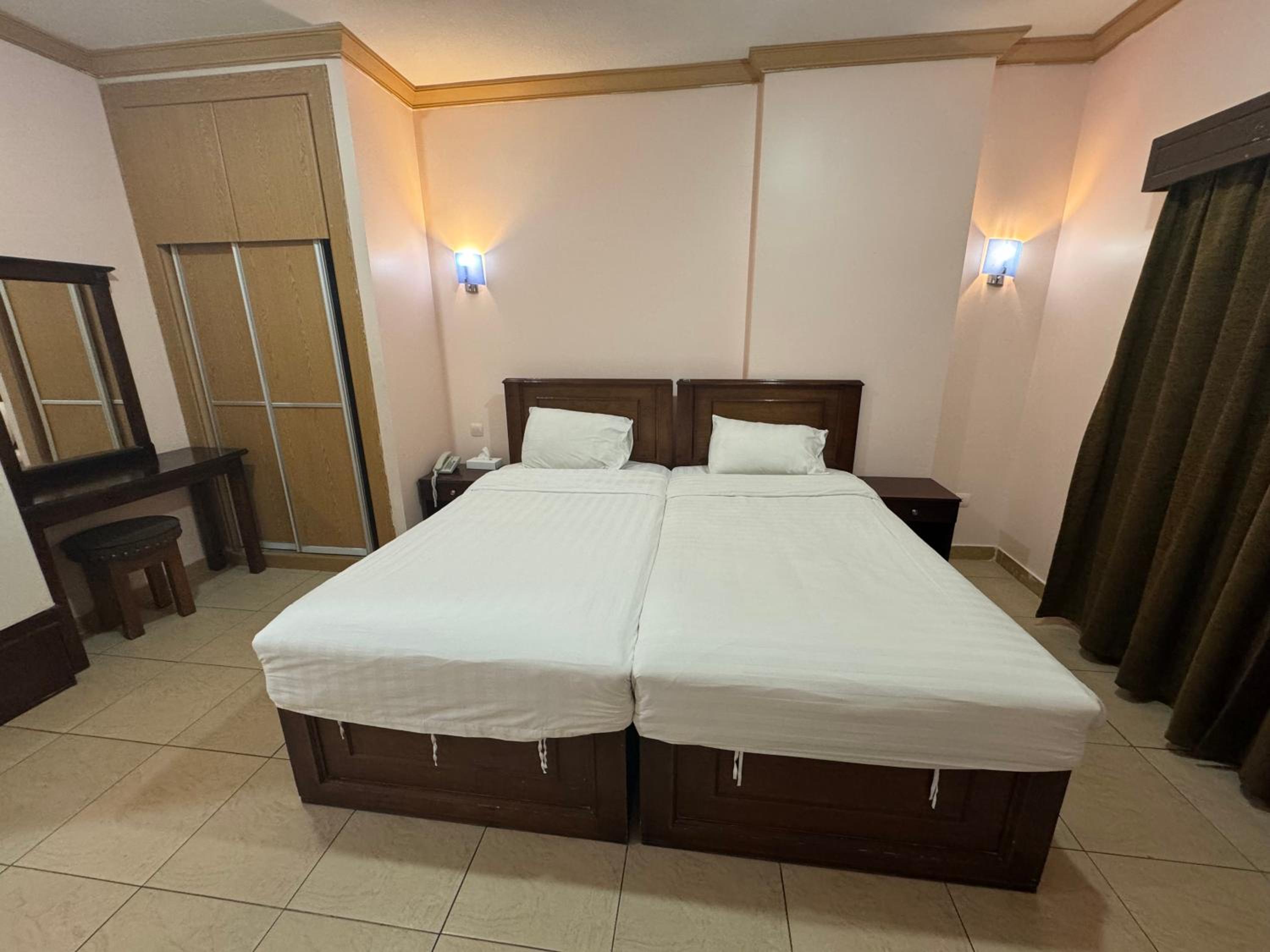 Deluxe Twin Room - Photo 4