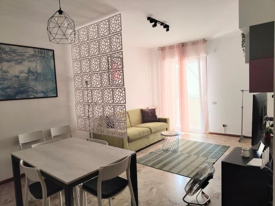 One-Bedroom Apartment with Balcony photo 3