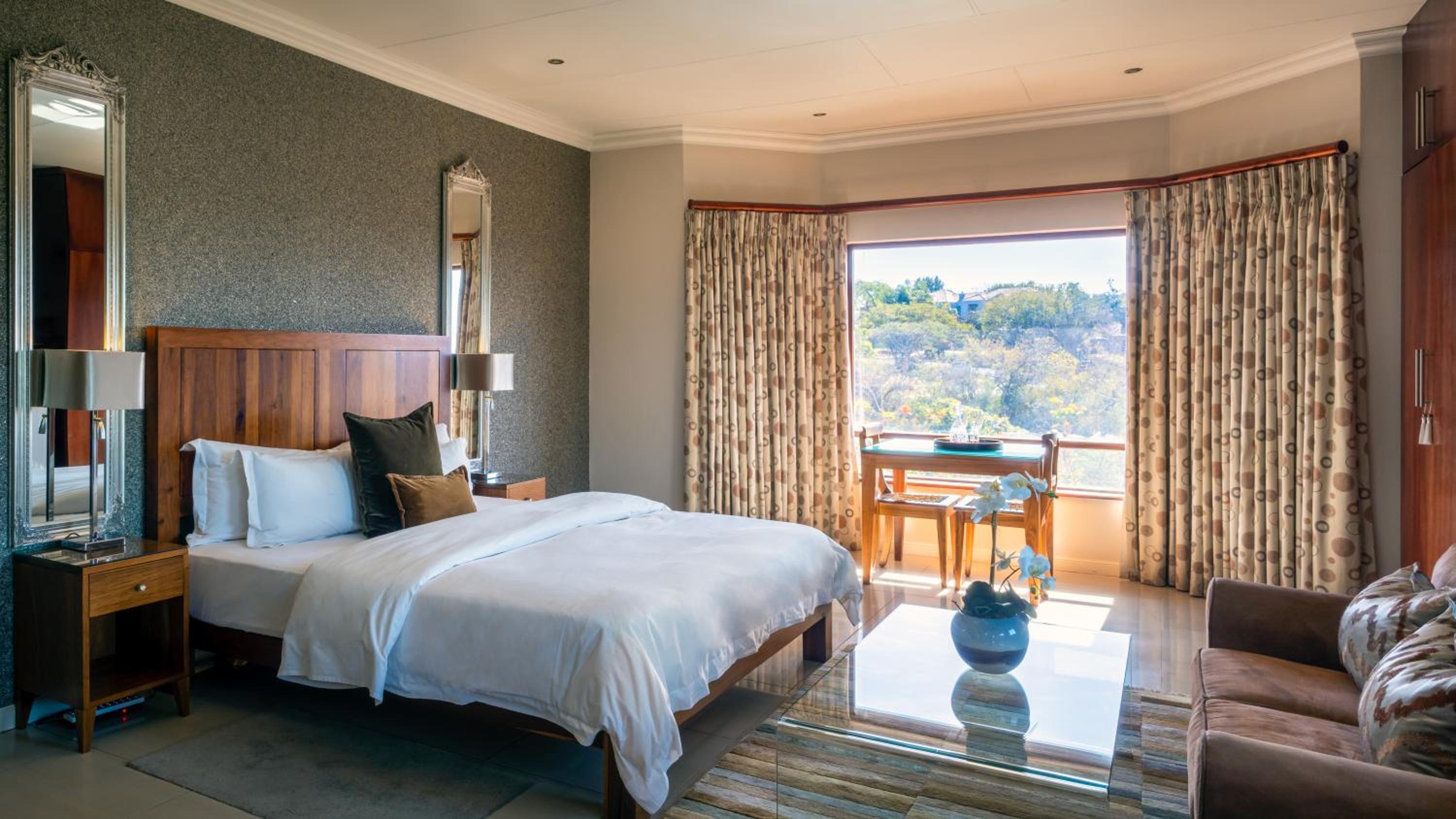 Superior Suite	 - Photo 3