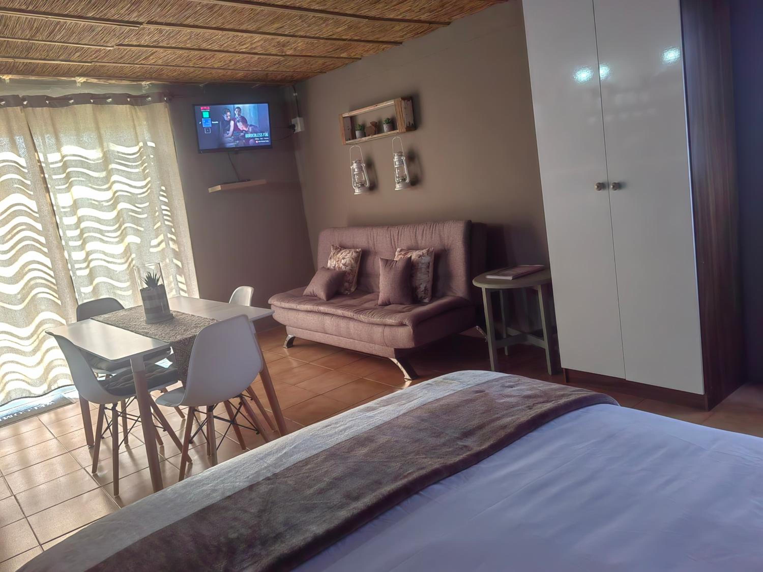 Deluxe Room (2 Adults + 1 Child) photo 2