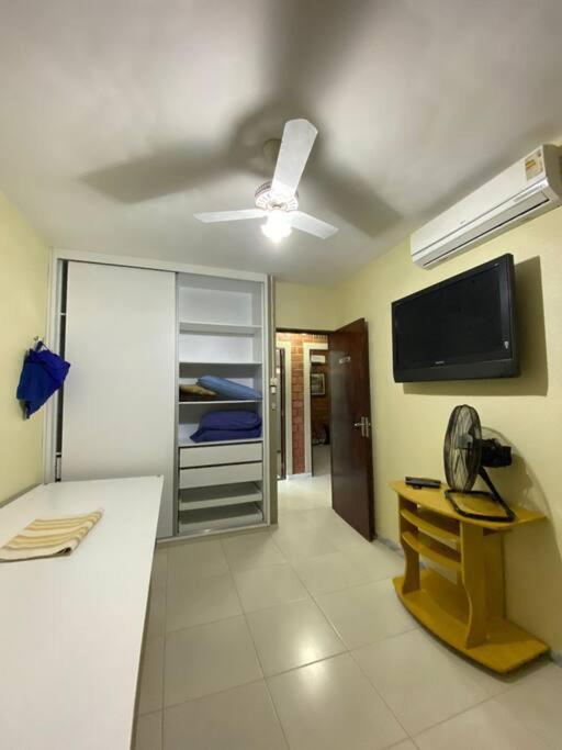 Five-Bedroom House photo 3