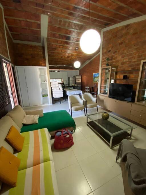 Five-Bedroom House photo 2