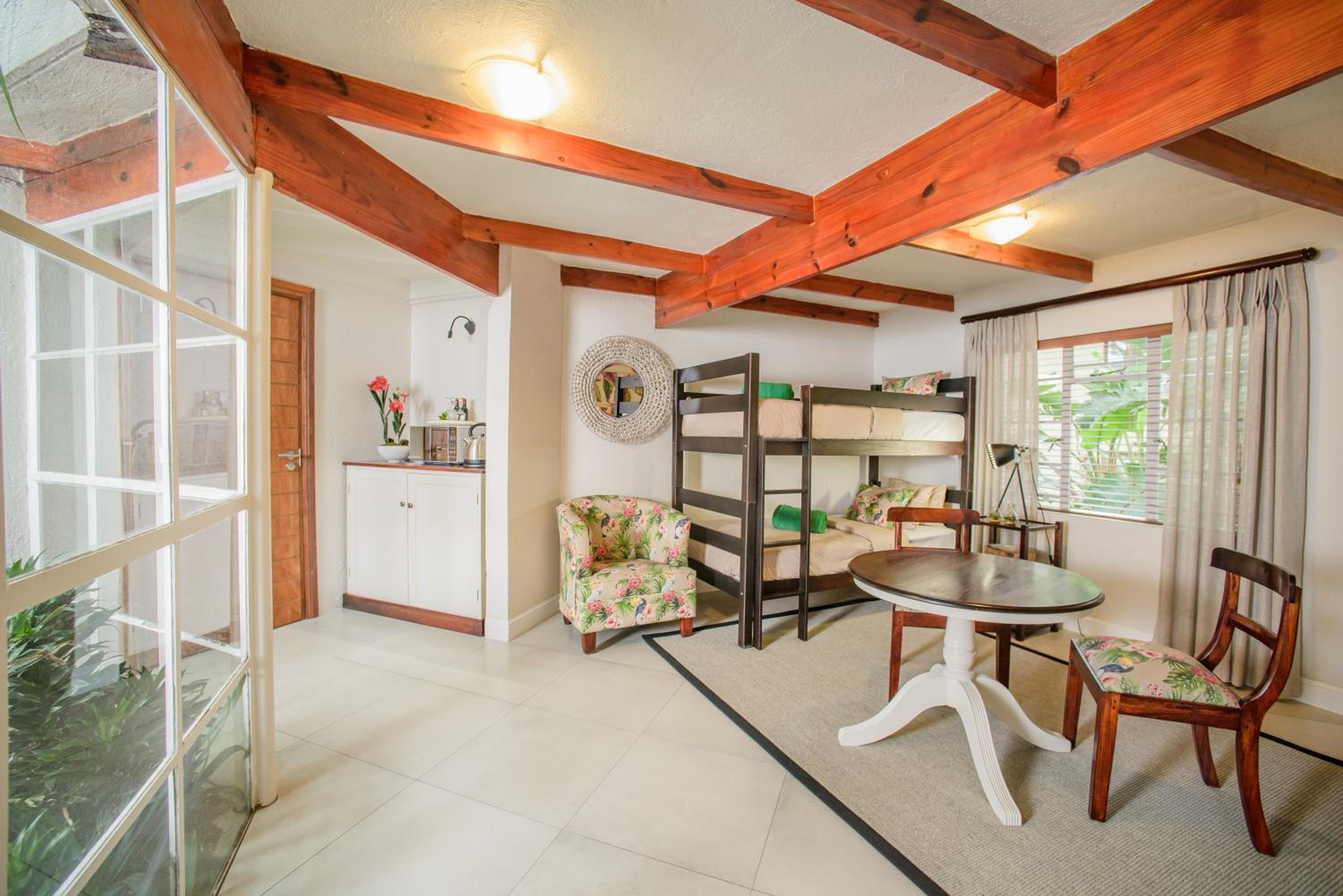 Deluxe Family Room Bamboo - Photo 2