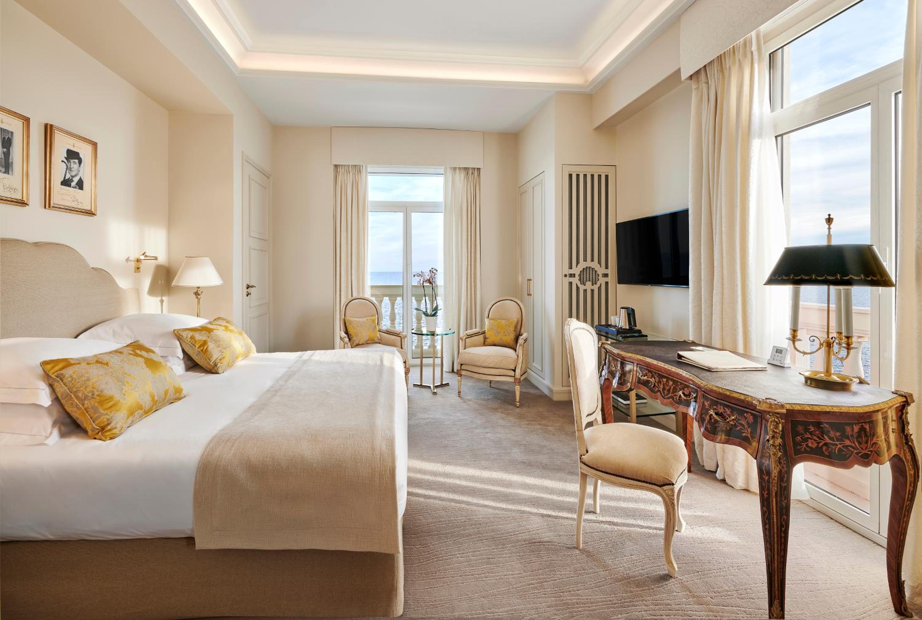 Deluxe Room - Photo 1